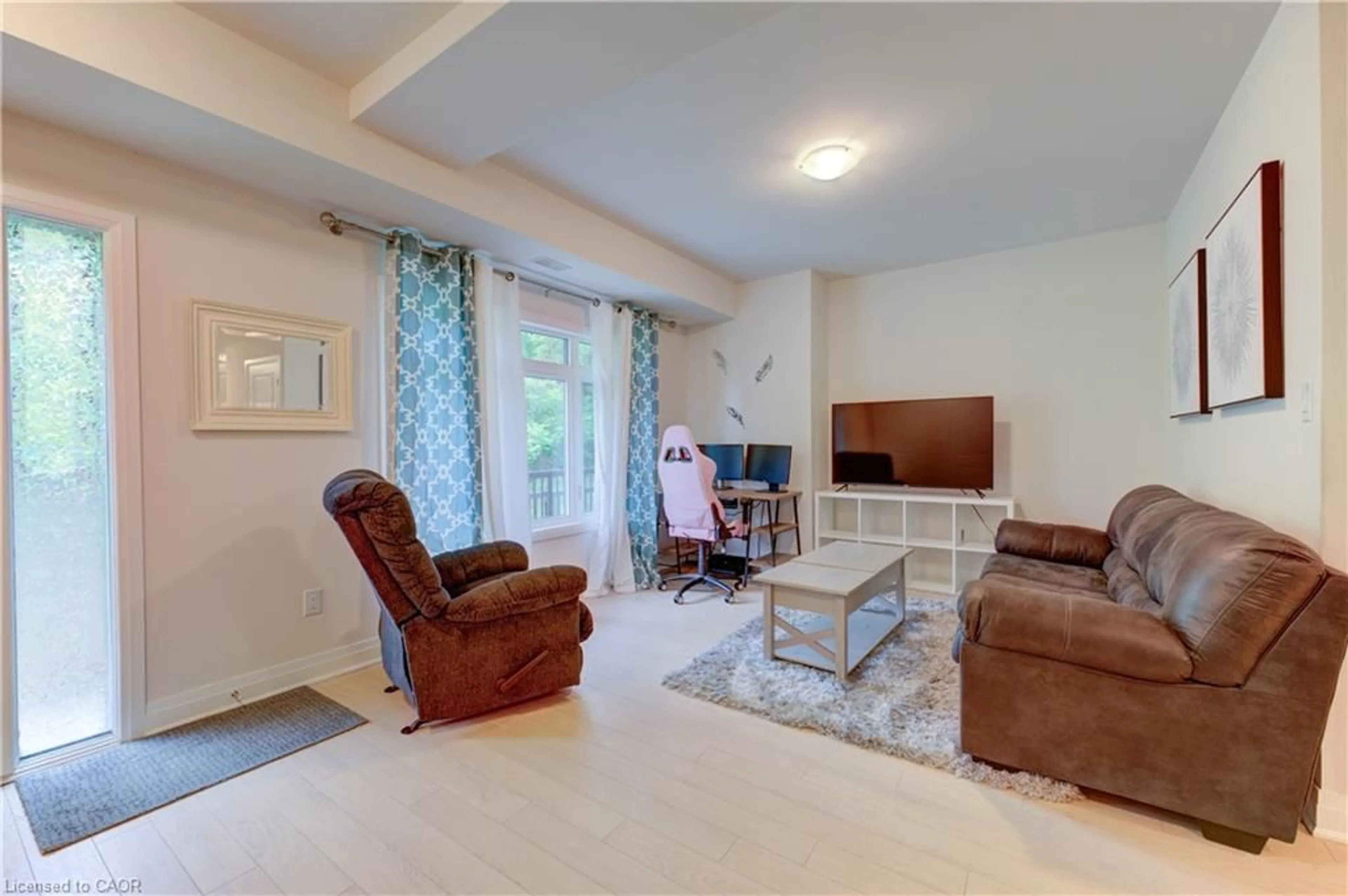 Living room with furniture, unknown for 2 Willow St #65, Paris Ontario N3L 0K7