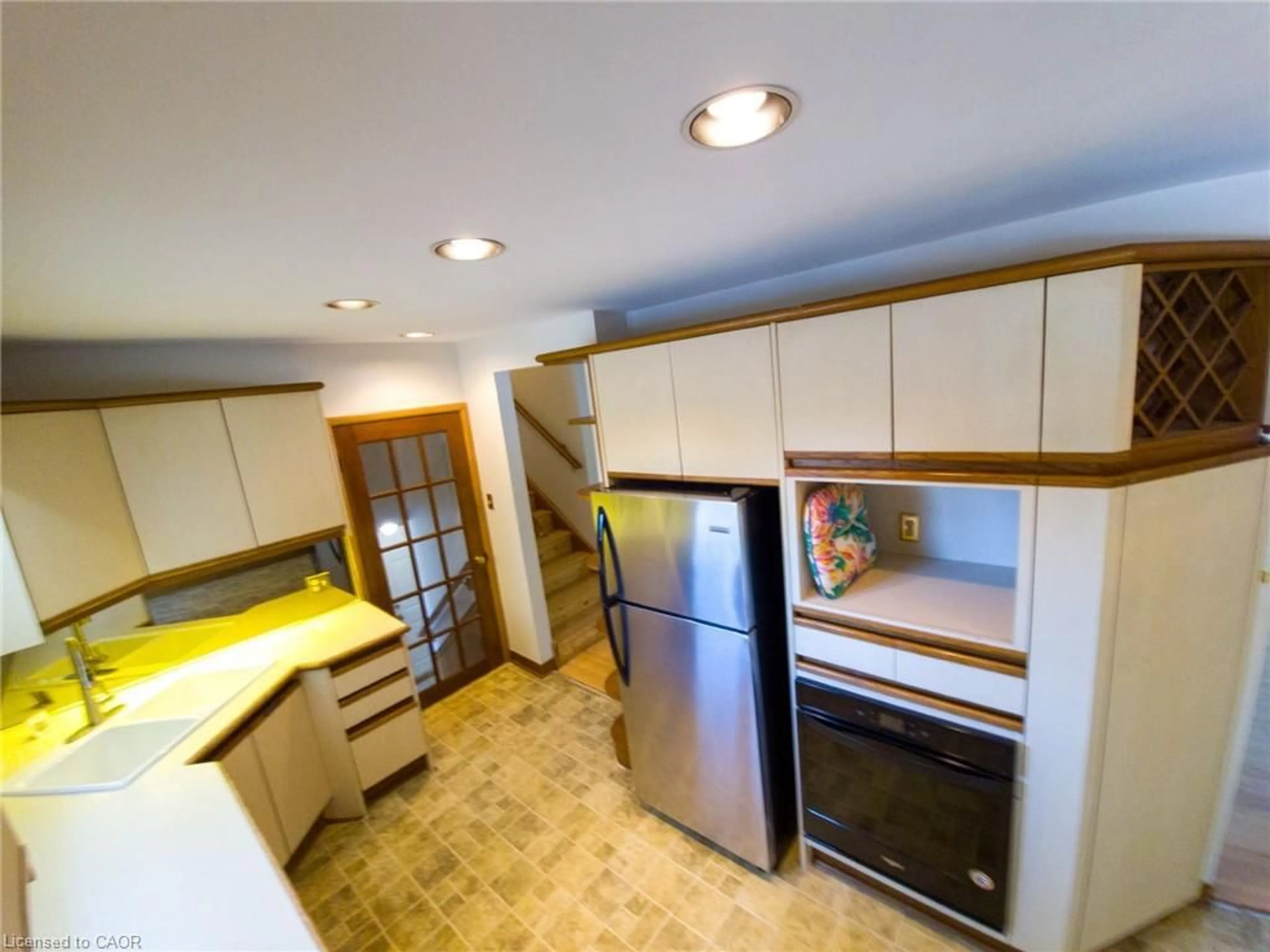 Standard kitchen, unknown for 164 Laurier Ave, Hamilton Ontario L9C 3S6