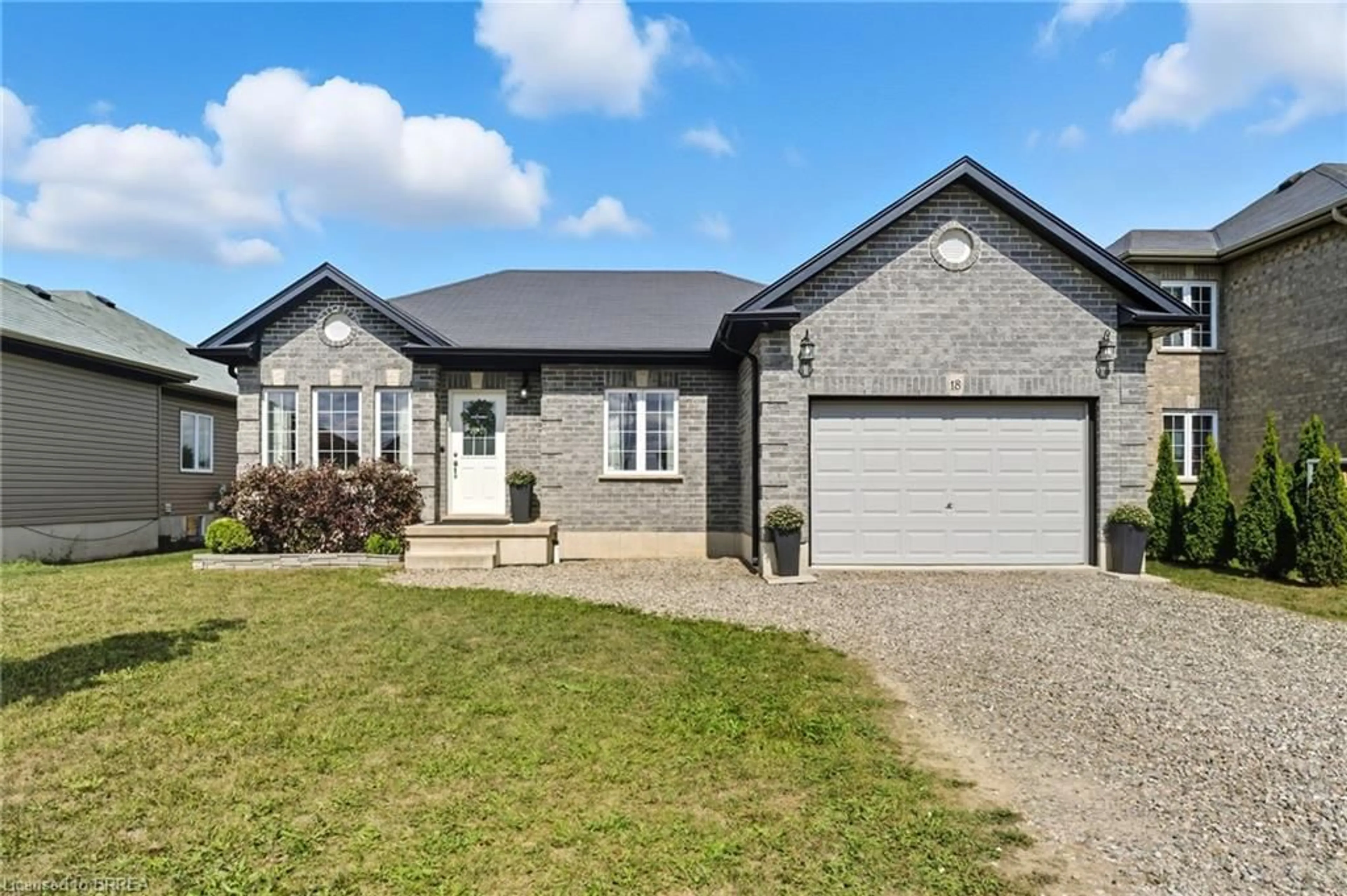 A pic from outside/outdoor area/front of a property/back of a property/a pic from drone, street for 18 Dennis Dr, Norwich Ontario N0J 1P0