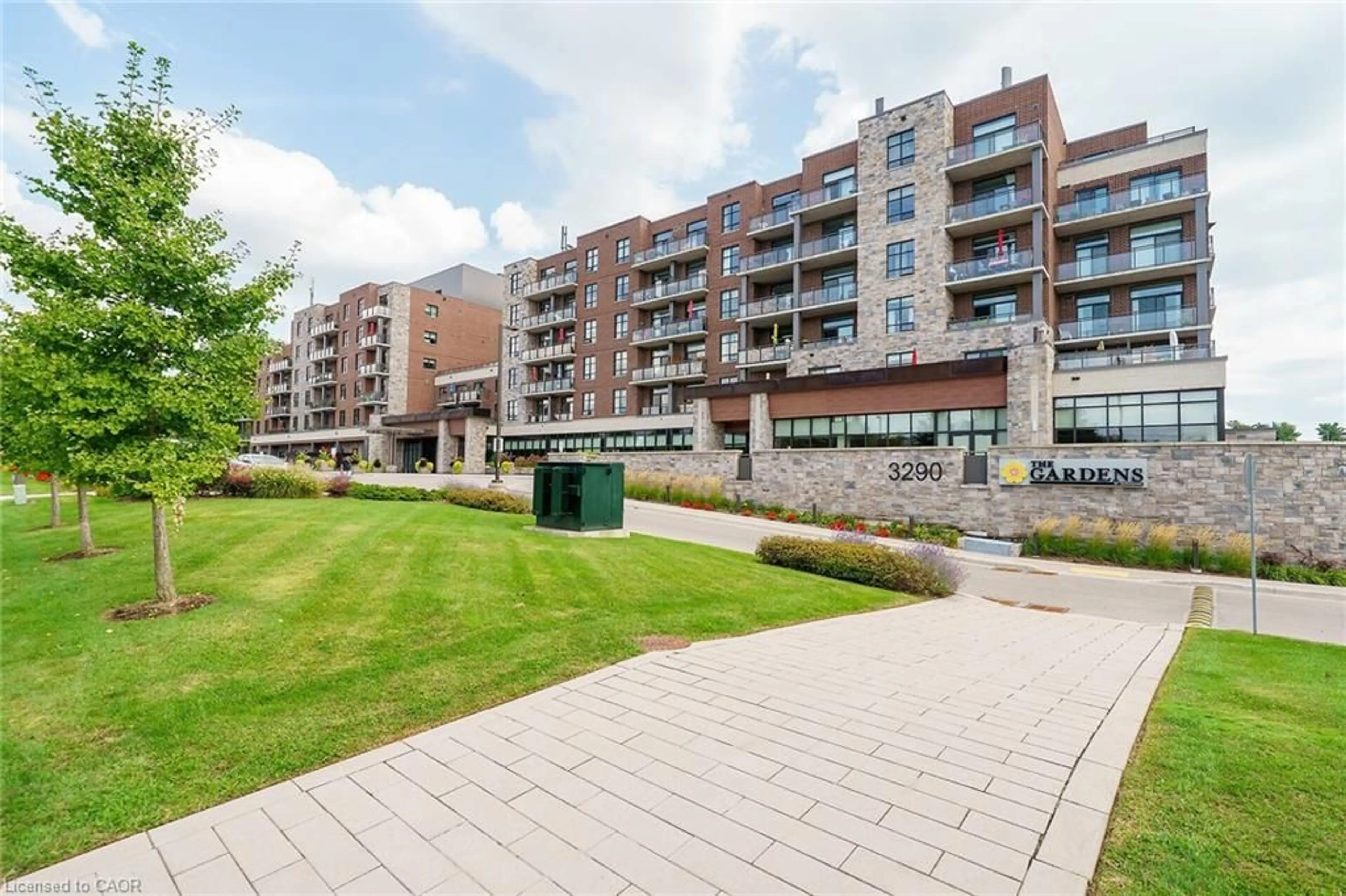 Patio, street for 3290 New St #206, Burlington Ontario L7N 1M8