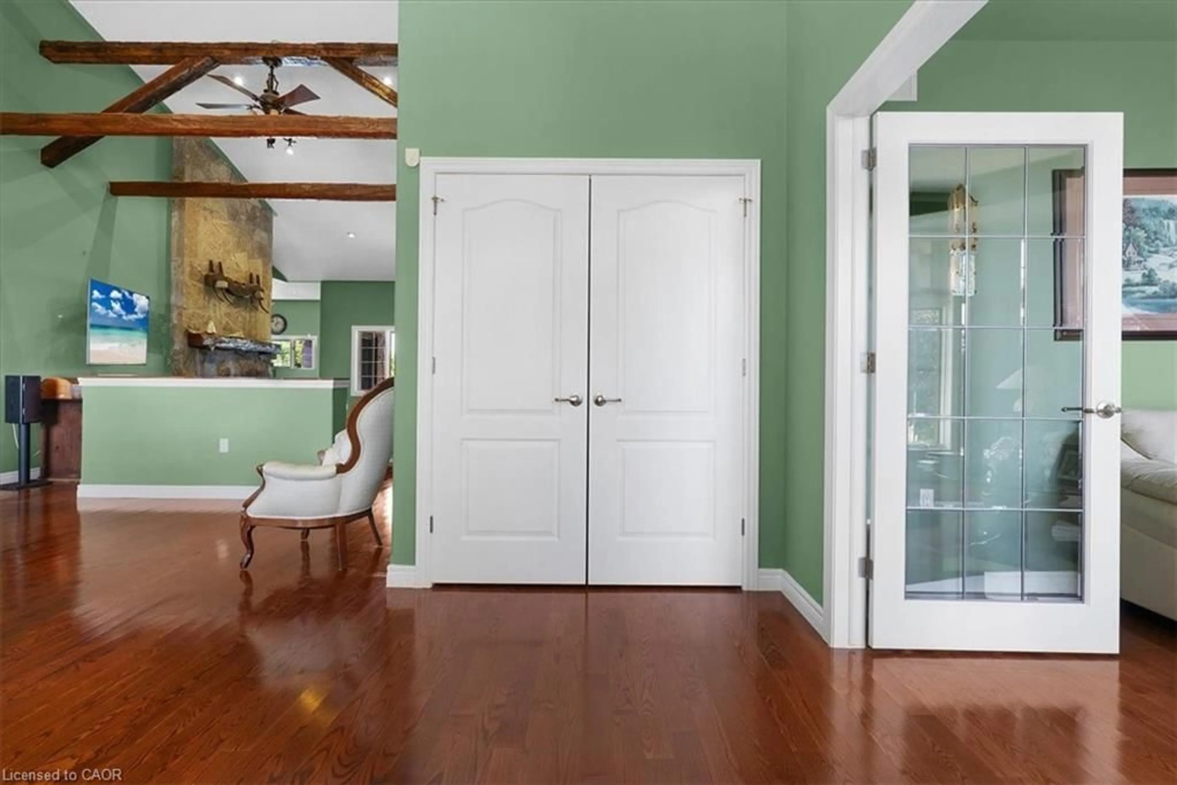 Indoor entryway for 1945 Abingdon Rd, West Lincoln Ontario L0R 1E0