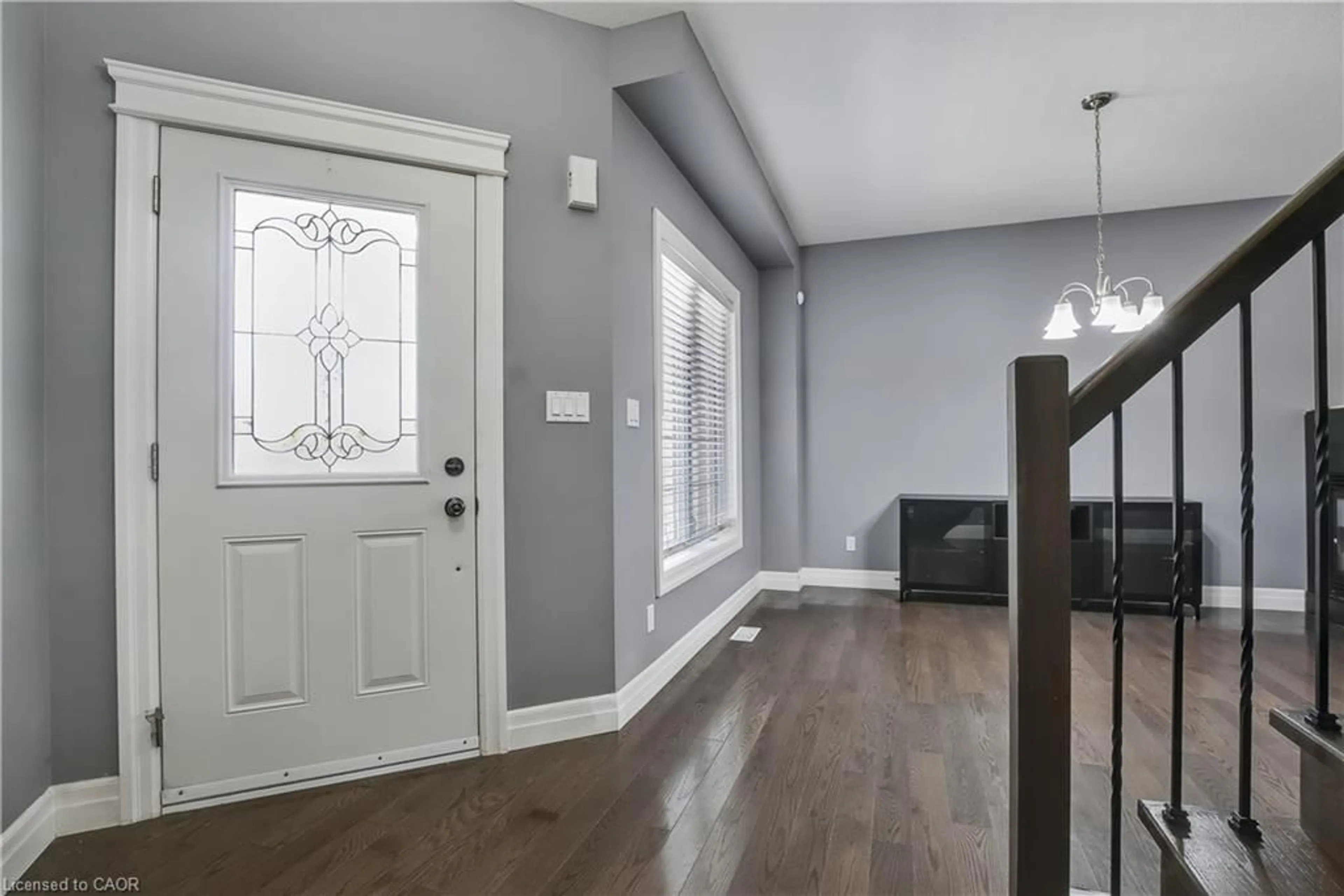 Indoor entryway for 49 Fitzgerald Dr, Cambridge Ontario N1T 0B2