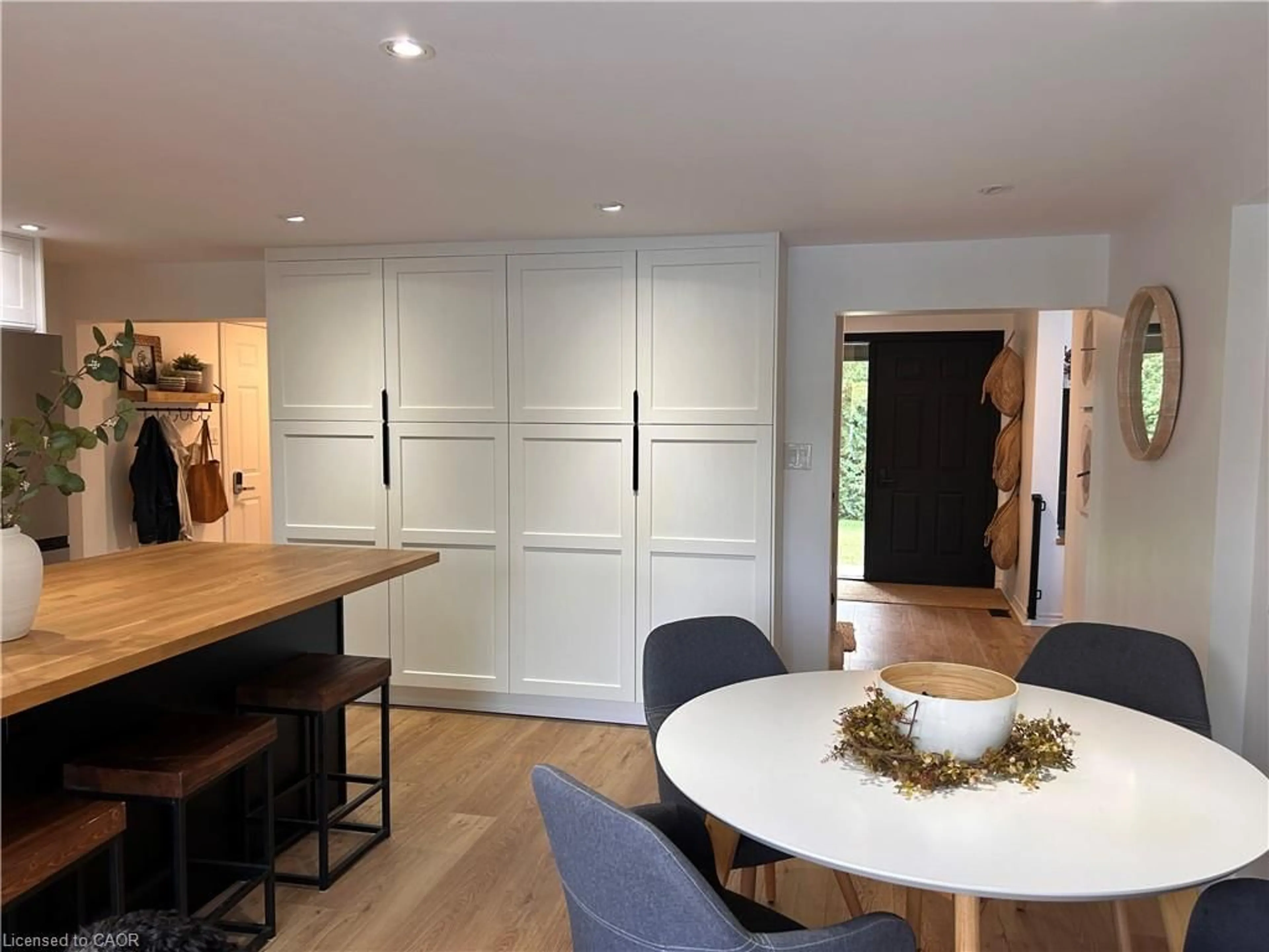 Contemporary kitchen, wood/laminate floor for 657 Windham  Road 14 Rd, Simcoe Ontario N3Y 4K6