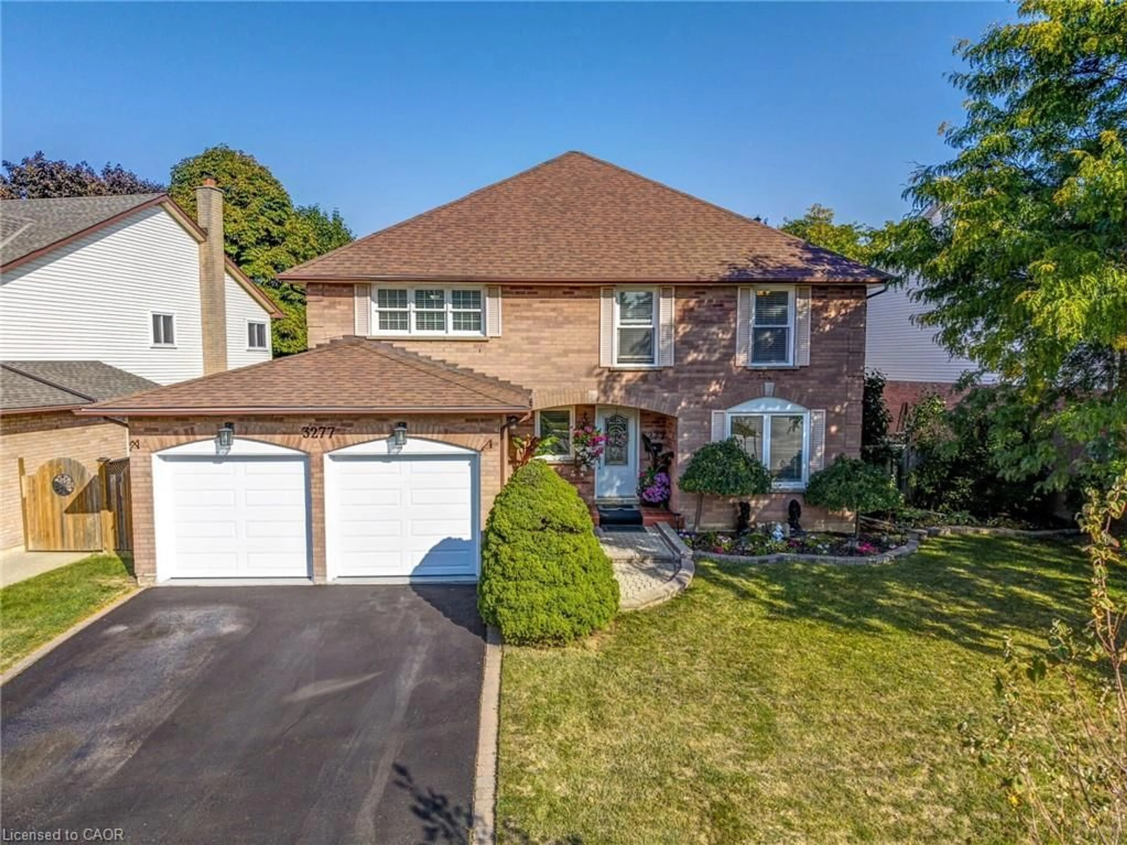 Home with brick exterior material, street for 3277 Folkway Dr, Burlington Ontario L7M 3J2