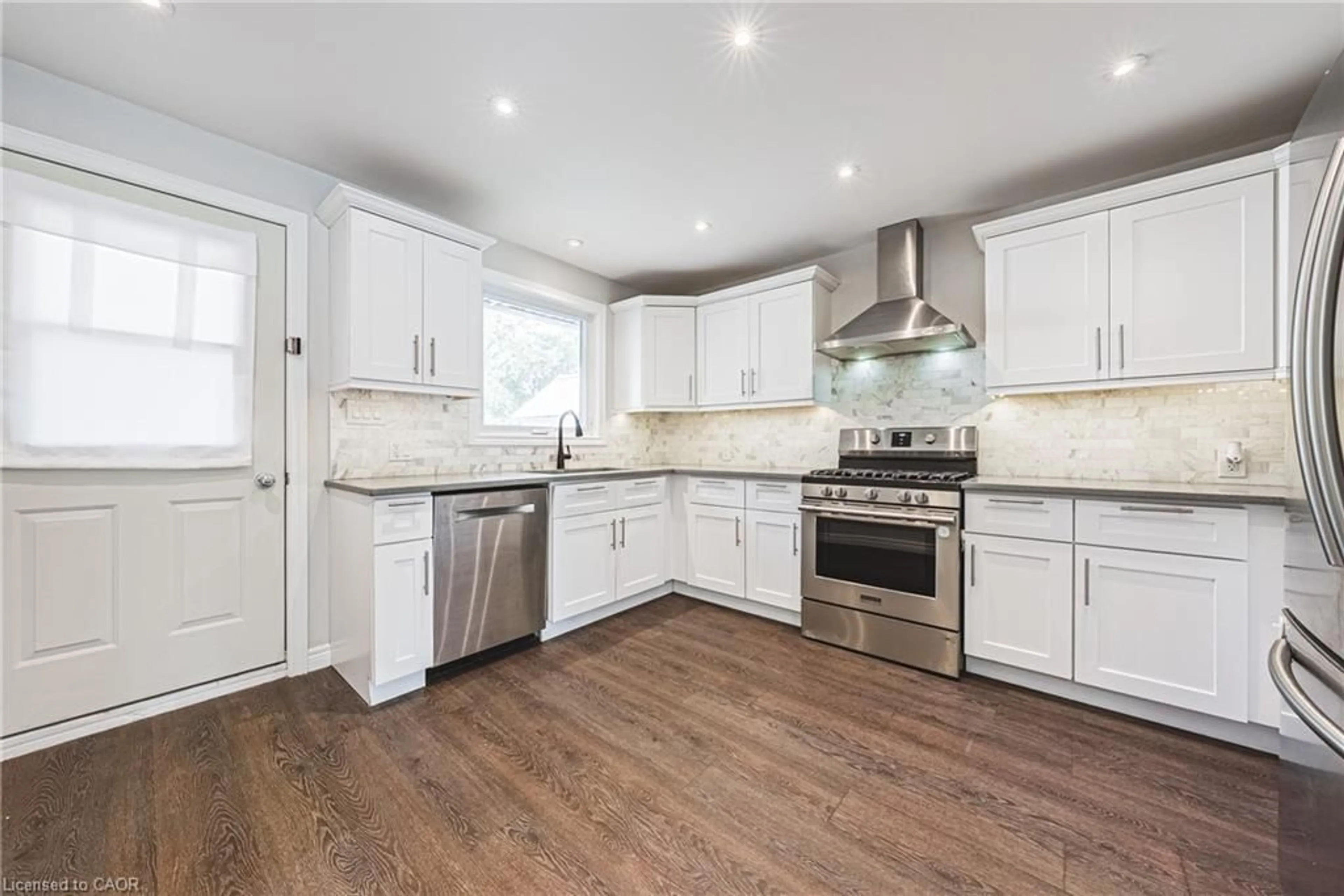 Open concept kitchen, unknown for 3865 Victoria Ave, Vineland Ontario L0R 2C0