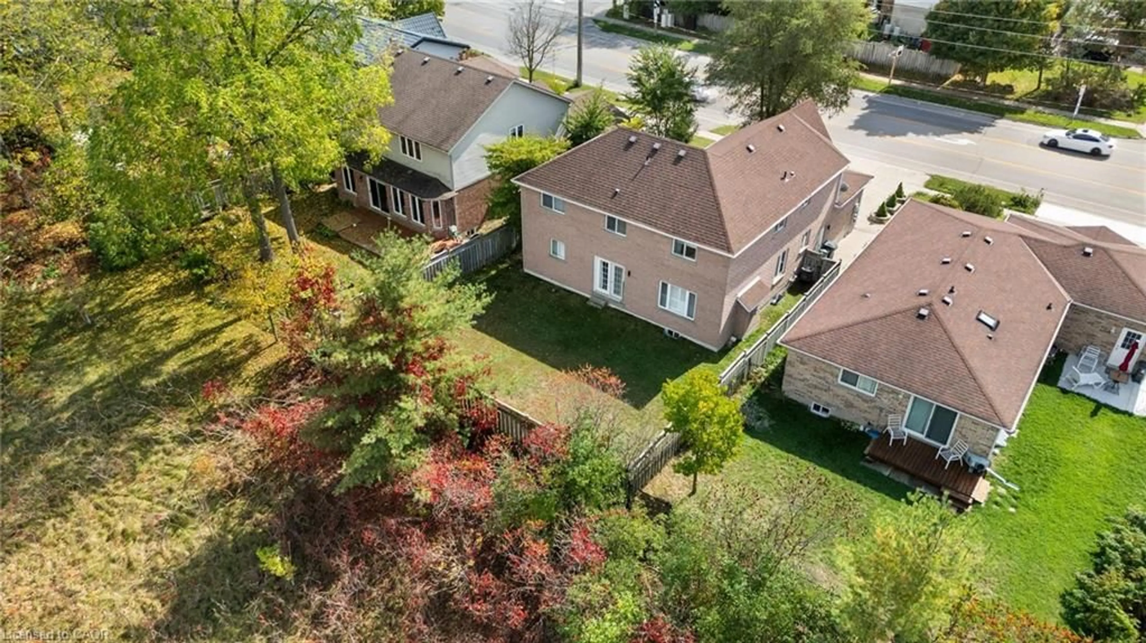 A pic from outside/outdoor area/front of a property/back of a property/a pic from drone, street for 282 Imperial Rd, Guelph Ontario N1K 1V5