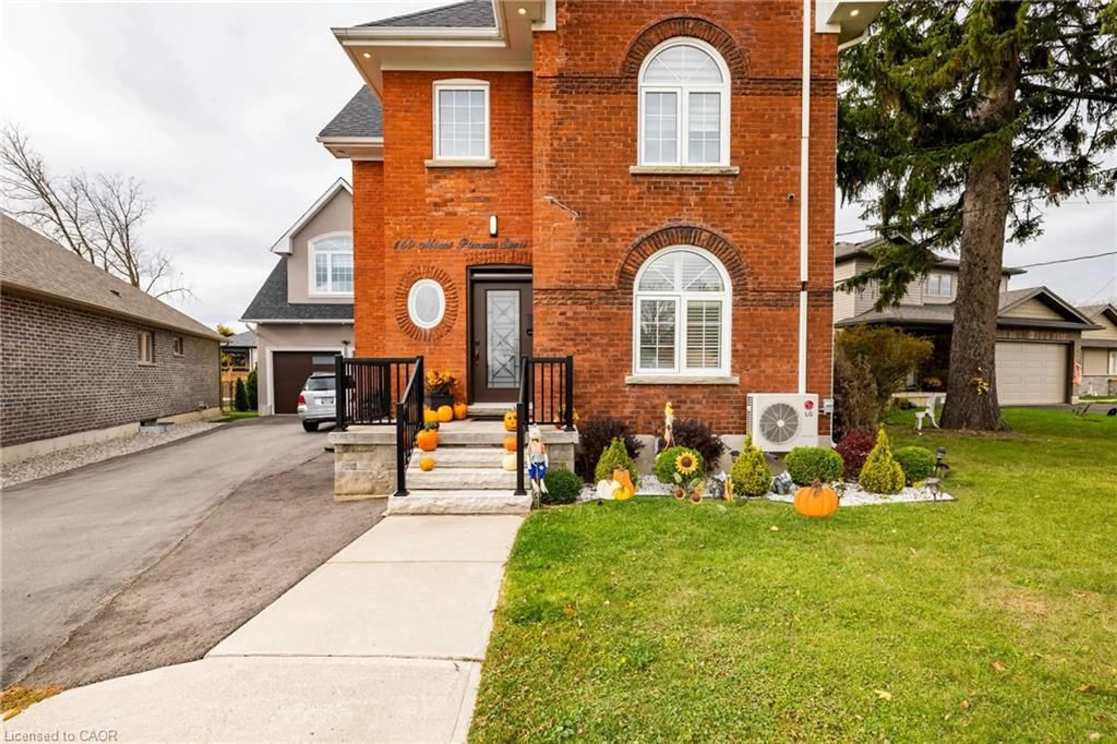 Home with brick exterior material, street for 169 Mount Pleasant St, Brantford Ontario N3T 1T6