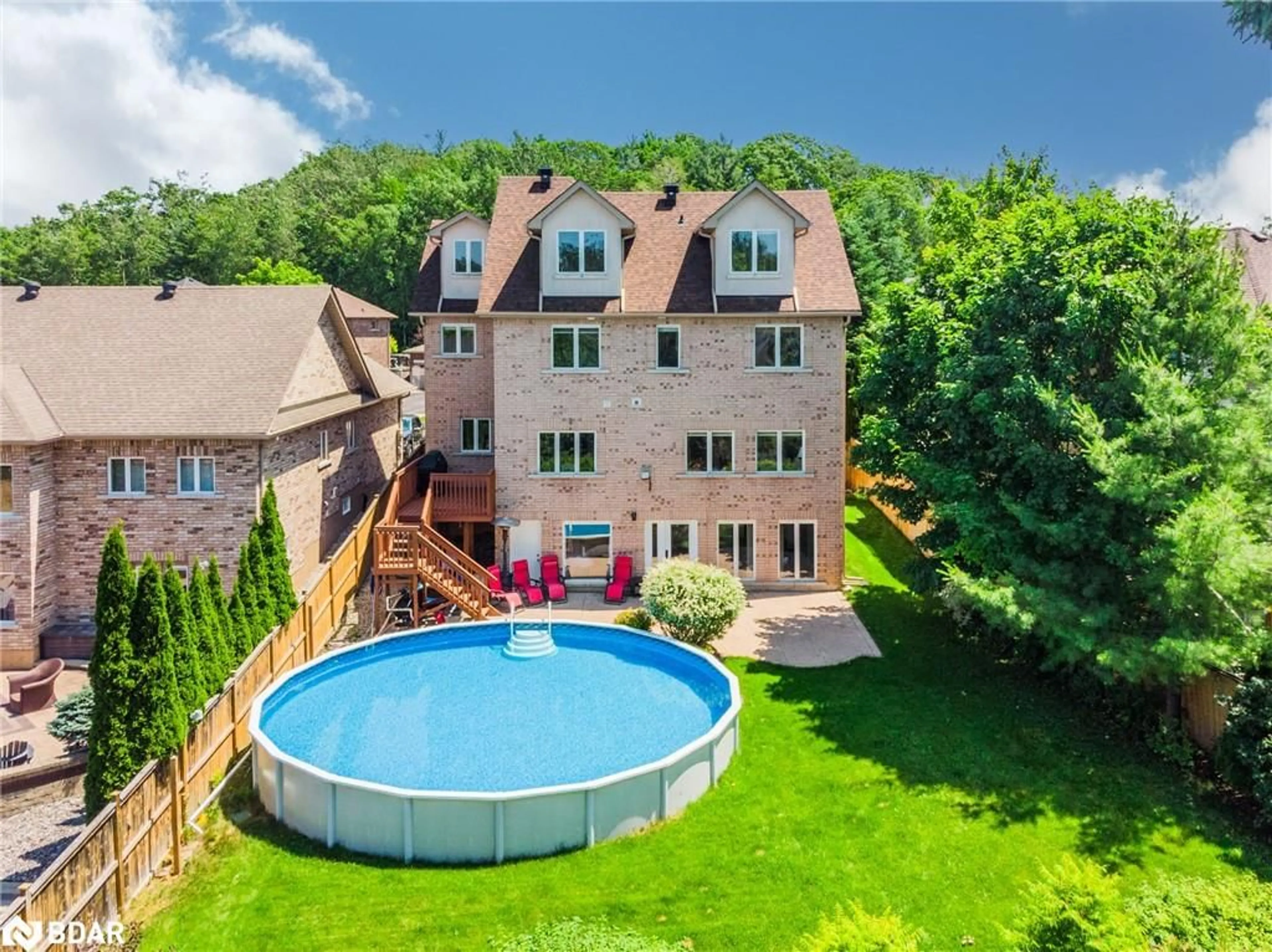 A pic from outside/outdoor area/front of a property/back of a property/a pic from drone, unknown for 36 Stapleton Pl, Barrie Ontario L4N 5Z4
