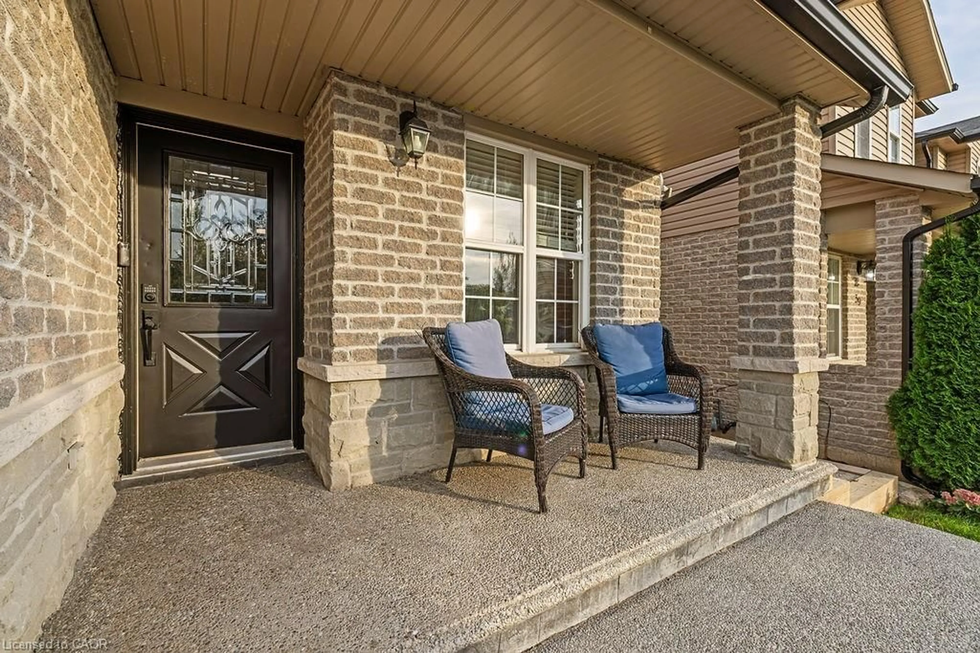 Patio, street for 55 Thames Way, Mount Hope Ontario L0R 1W0