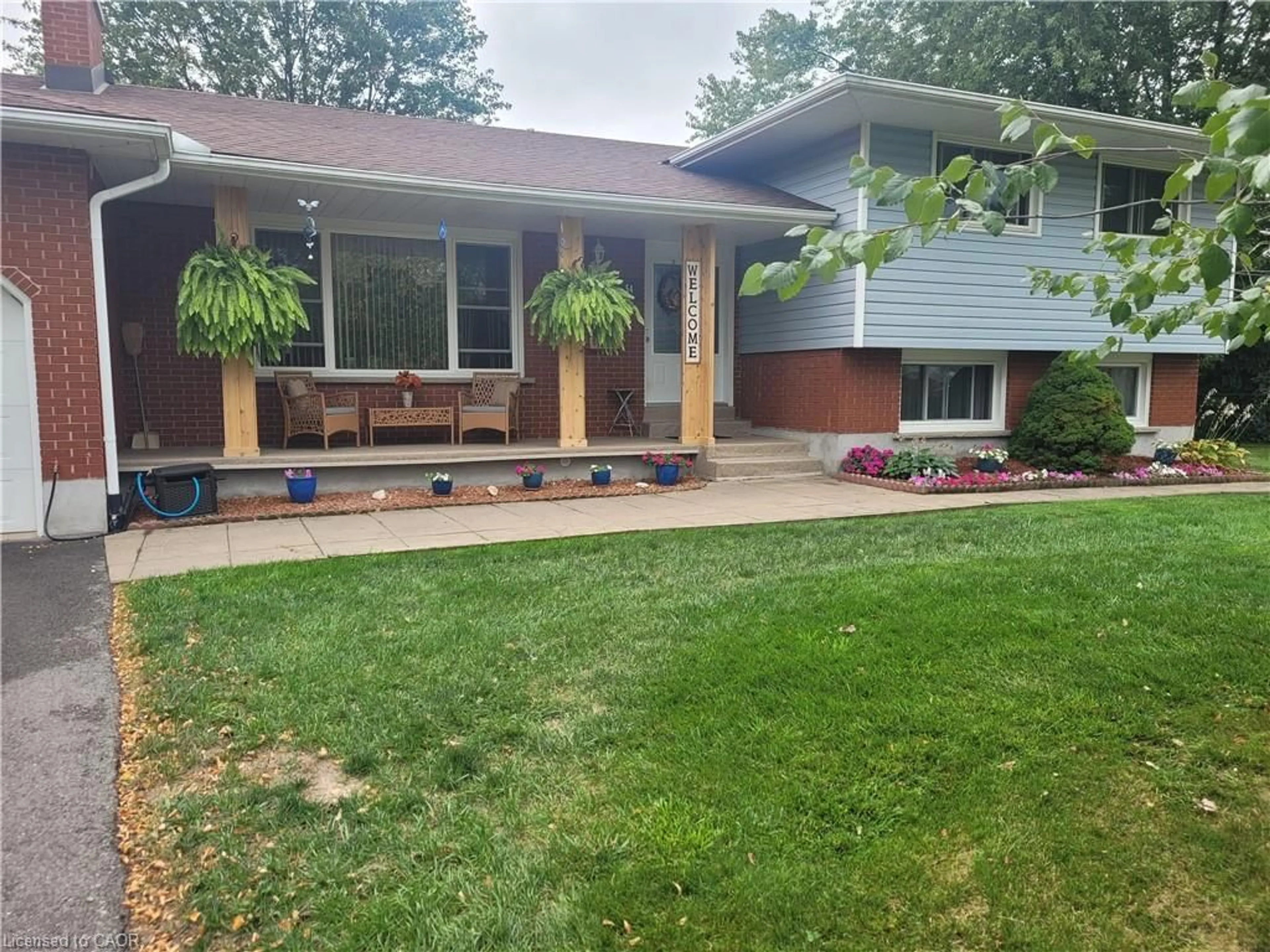 Home with brick exterior material, street for 54 Valley Rd, St. Catharines Ontario L2S 1Y6