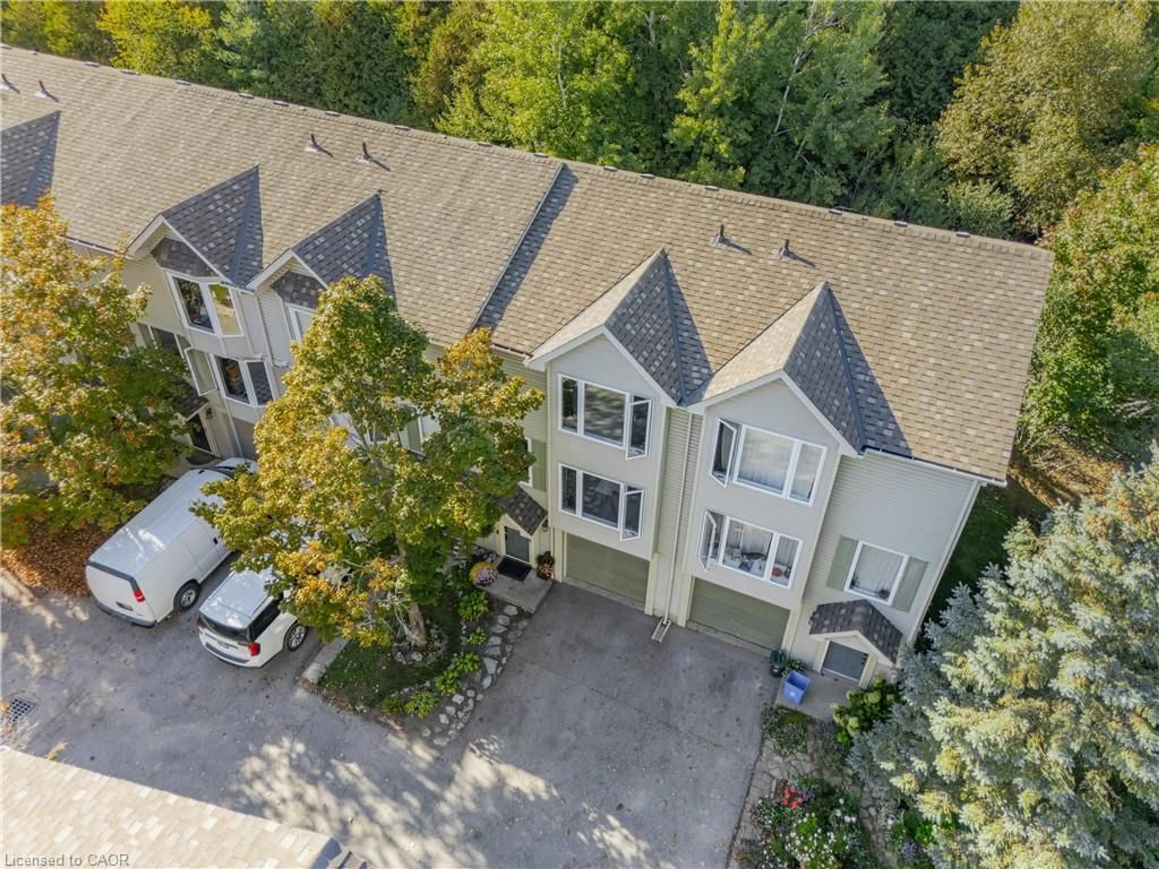 A pic from outside/outdoor area/front of a property/back of a property/a pic from drone, unknown for 320 Alma St #10, Rockwood Ontario N0B 2K0