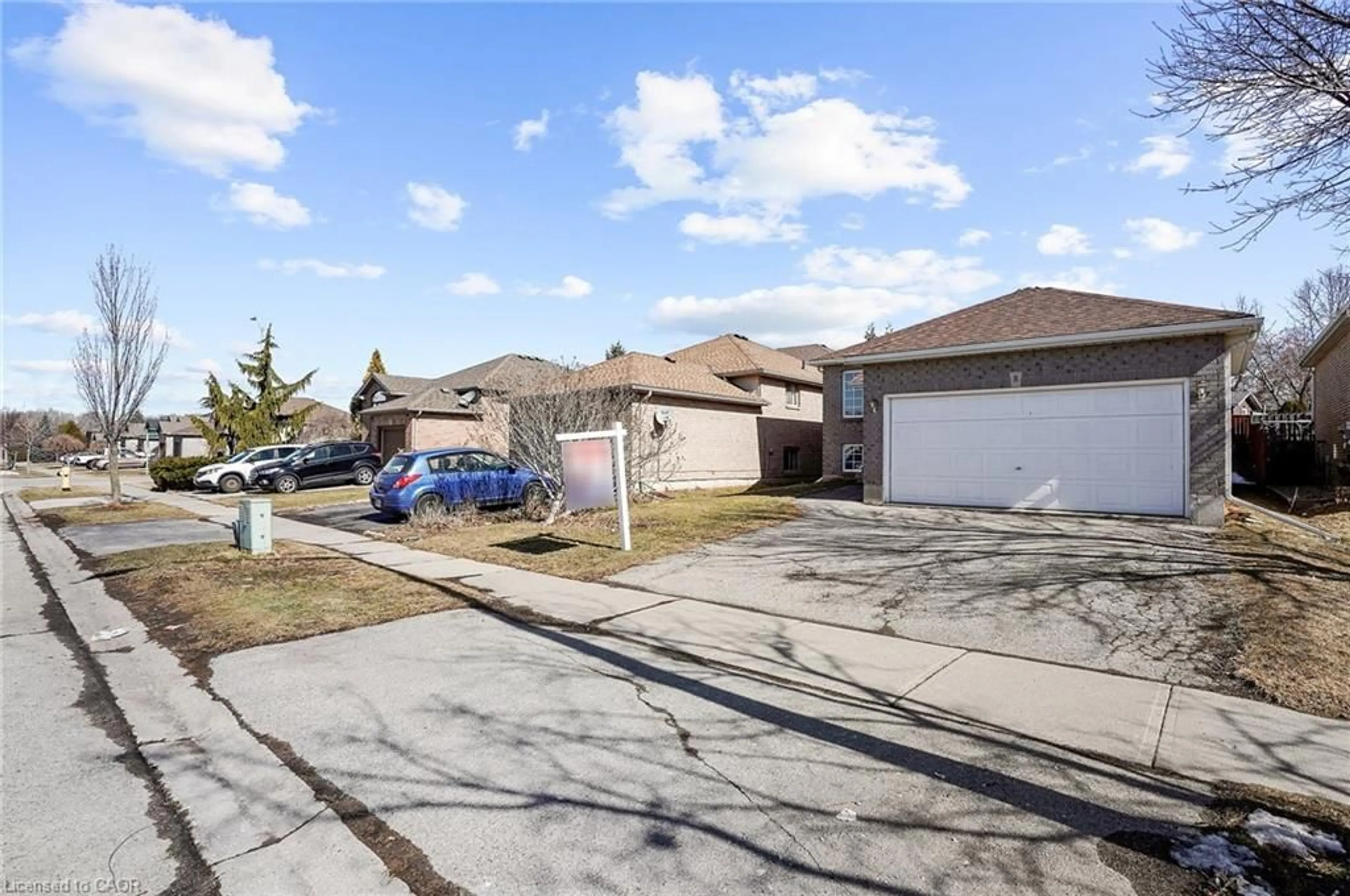 A pic from outside/outdoor area/front of a property/back of a property/a pic from drone, street for 8 Bradley Lane, Brantford Ontario N3T 6R5
