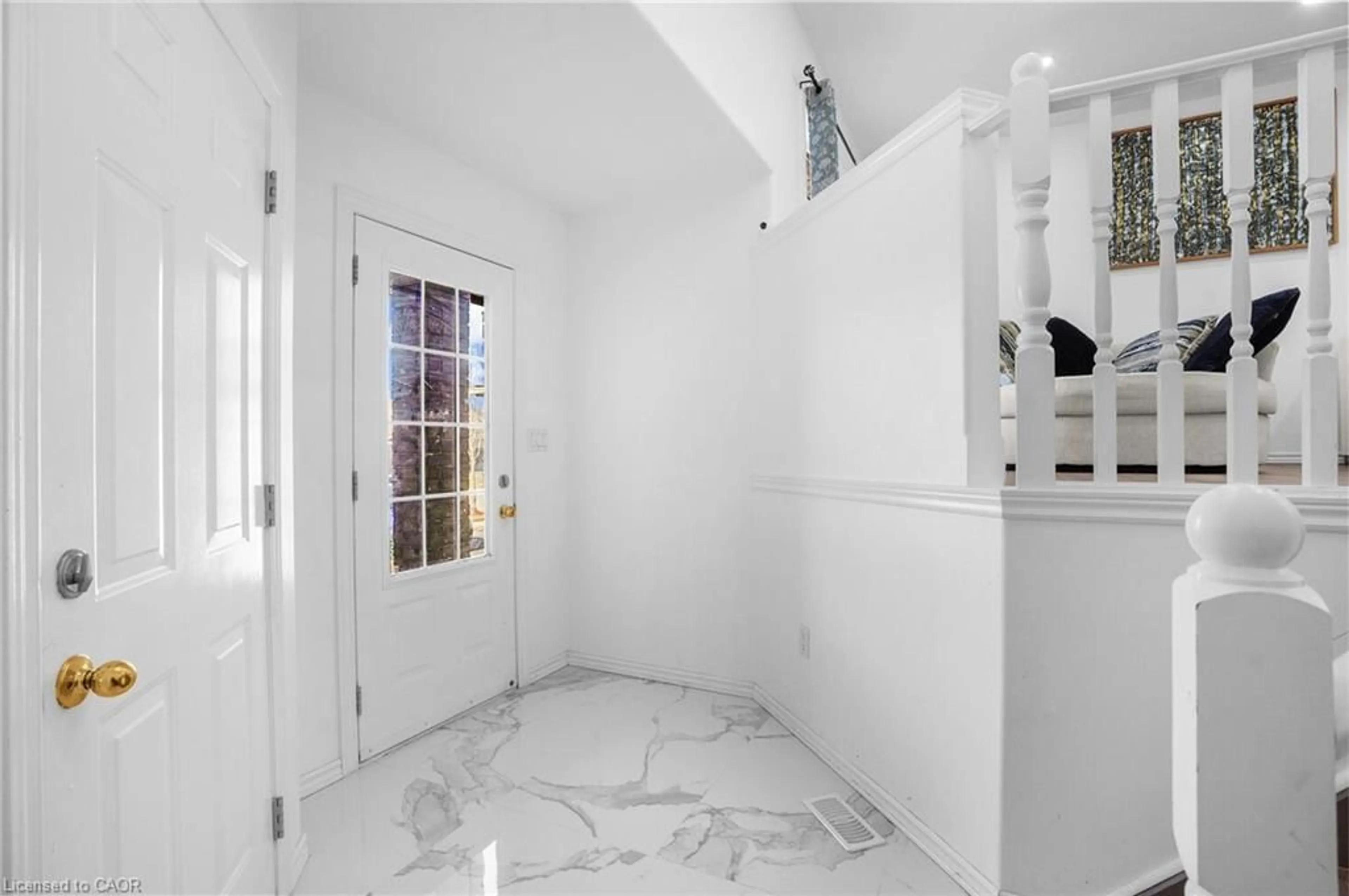 Indoor foyer for 8 Bradley Lane, Brantford Ontario N3T 6R5