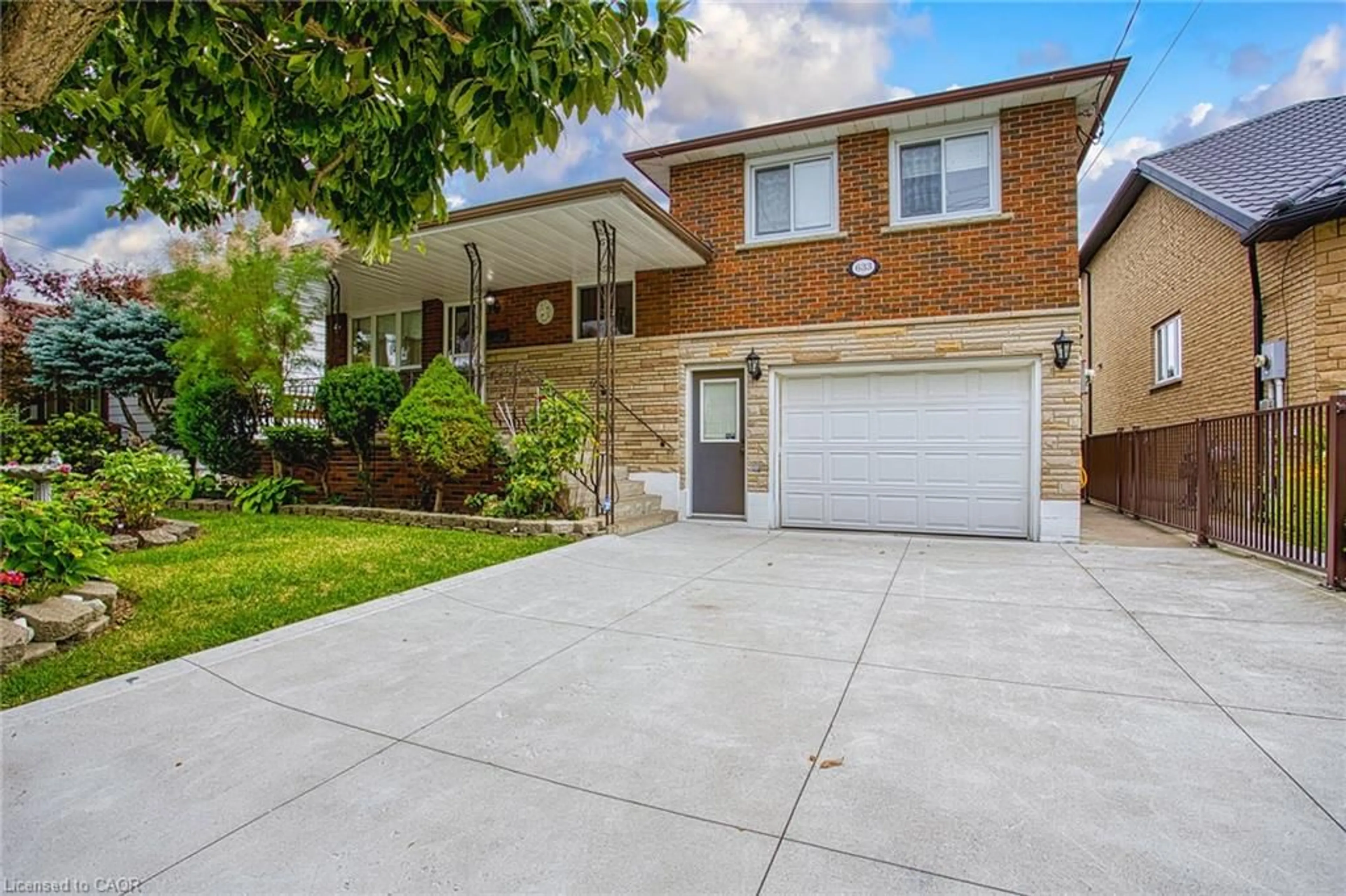 Home with brick exterior material, street for 633 Rosseau Rd, Hamilton Ontario L8K 4T9