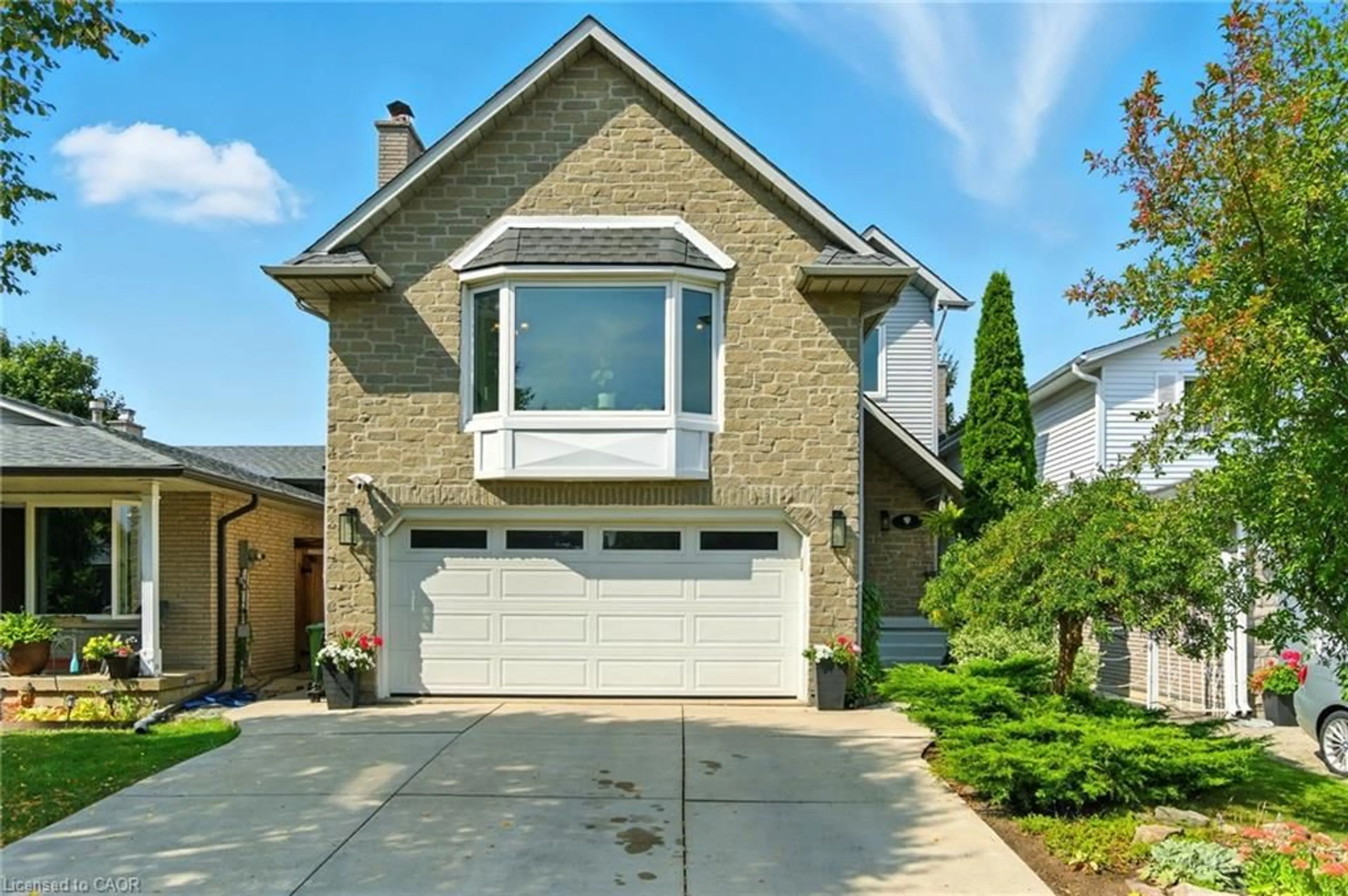 Home with brick exterior material, street for 10 Millpond Pl, Hamilton Ontario L8W 2W7