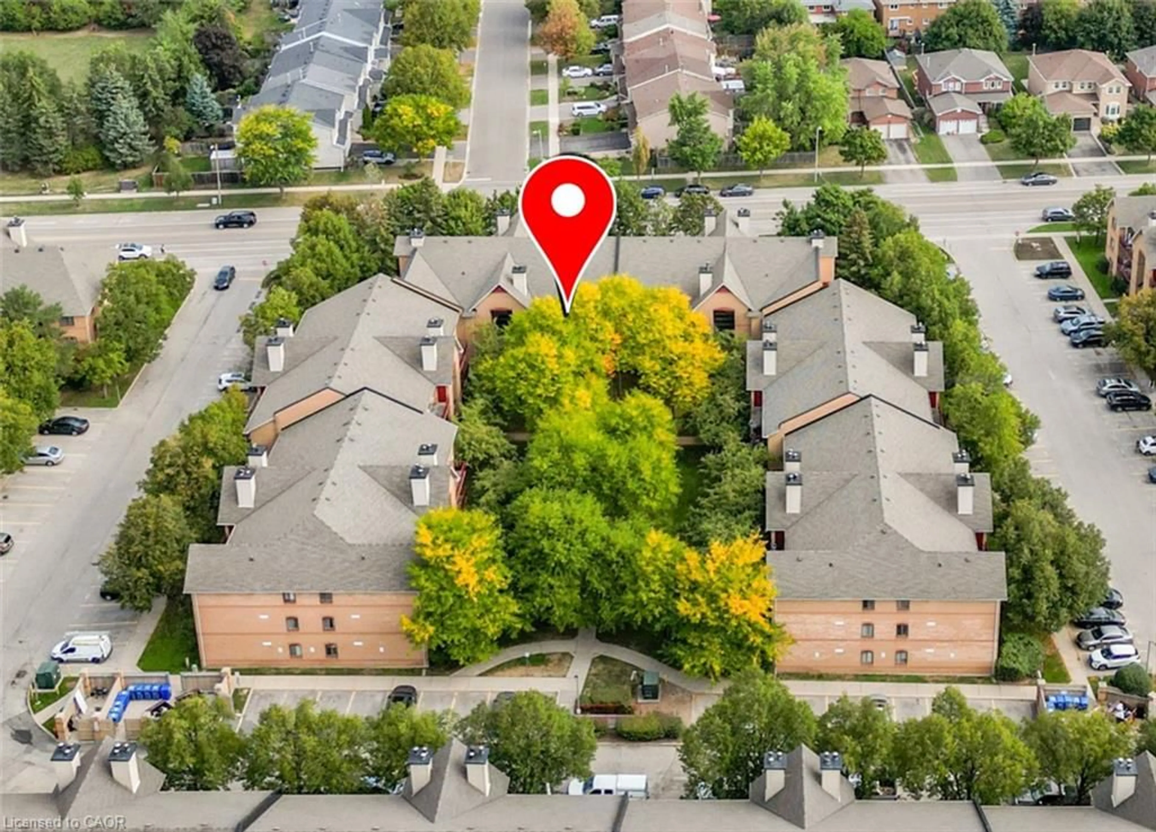 A pic from outside/outdoor area/front of a property/back of a property/a pic from drone, street for 1510 Pilgrims Way #733, Oakville Ontario L6M 3H1