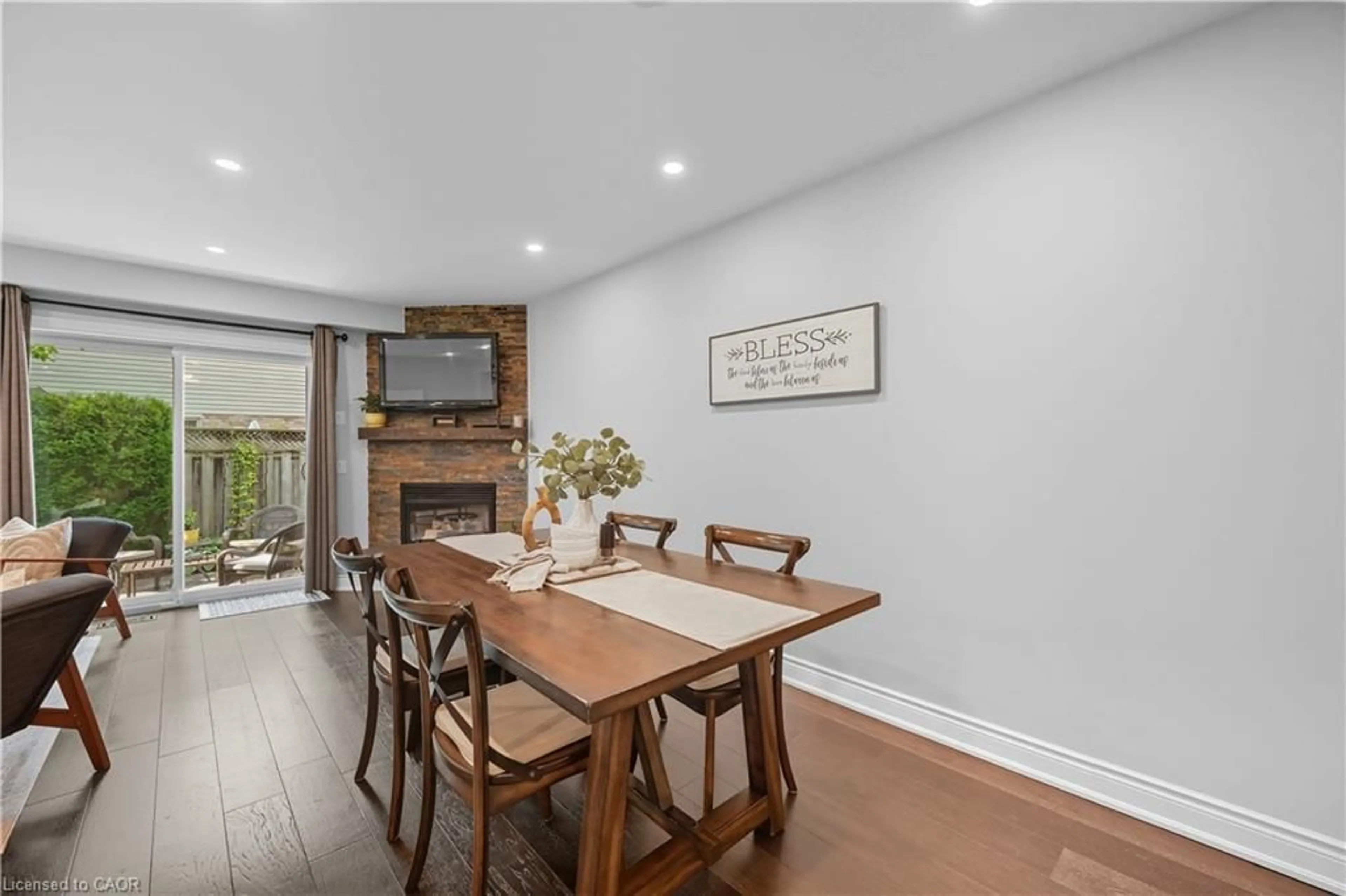 Dining room, wood/laminate floor for 3333 New St #92, Burlington Ontario L7N 1N1