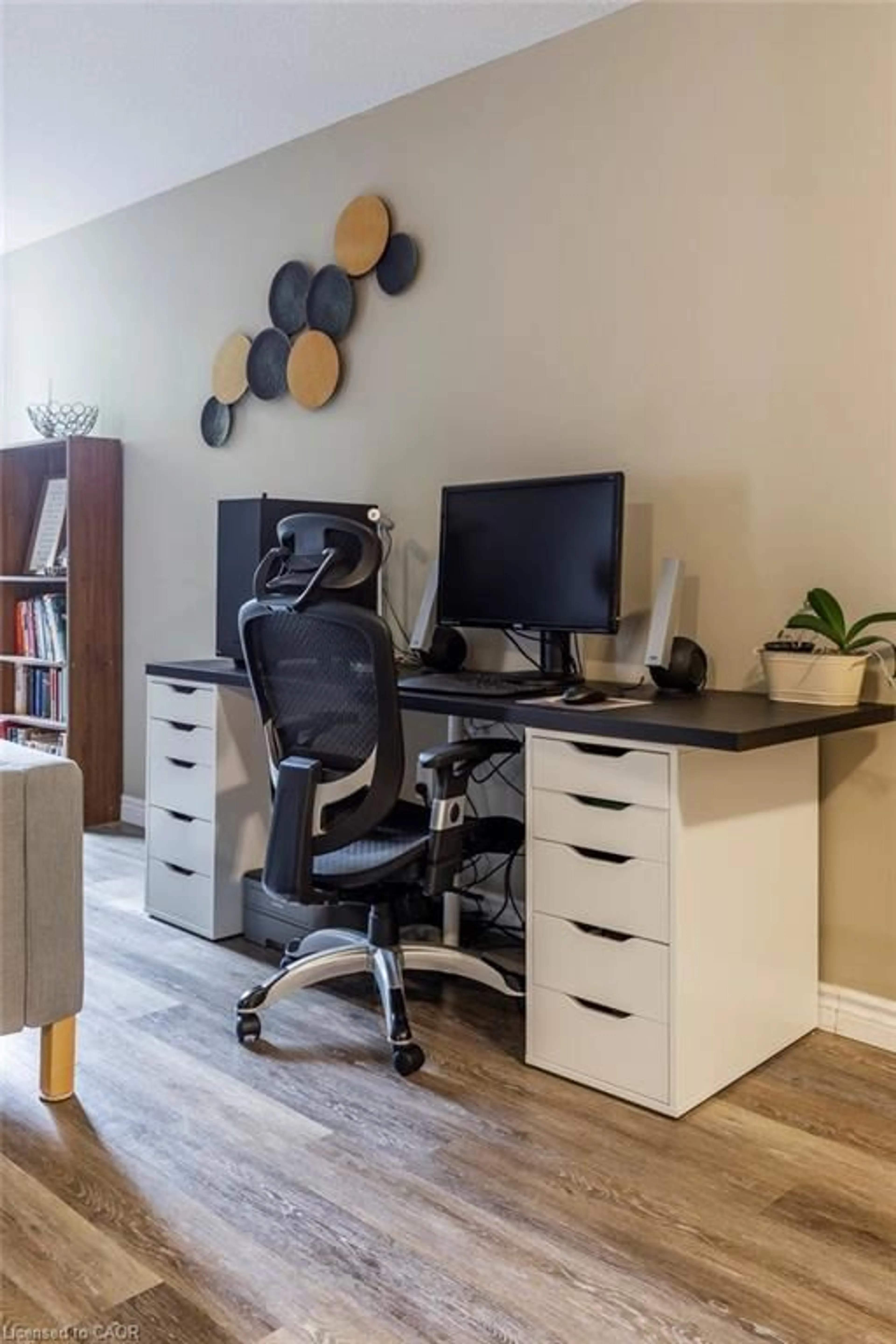 A pic of a room for 75 Glenburn Crt #409, Hamilton Ontario L8E 1C7