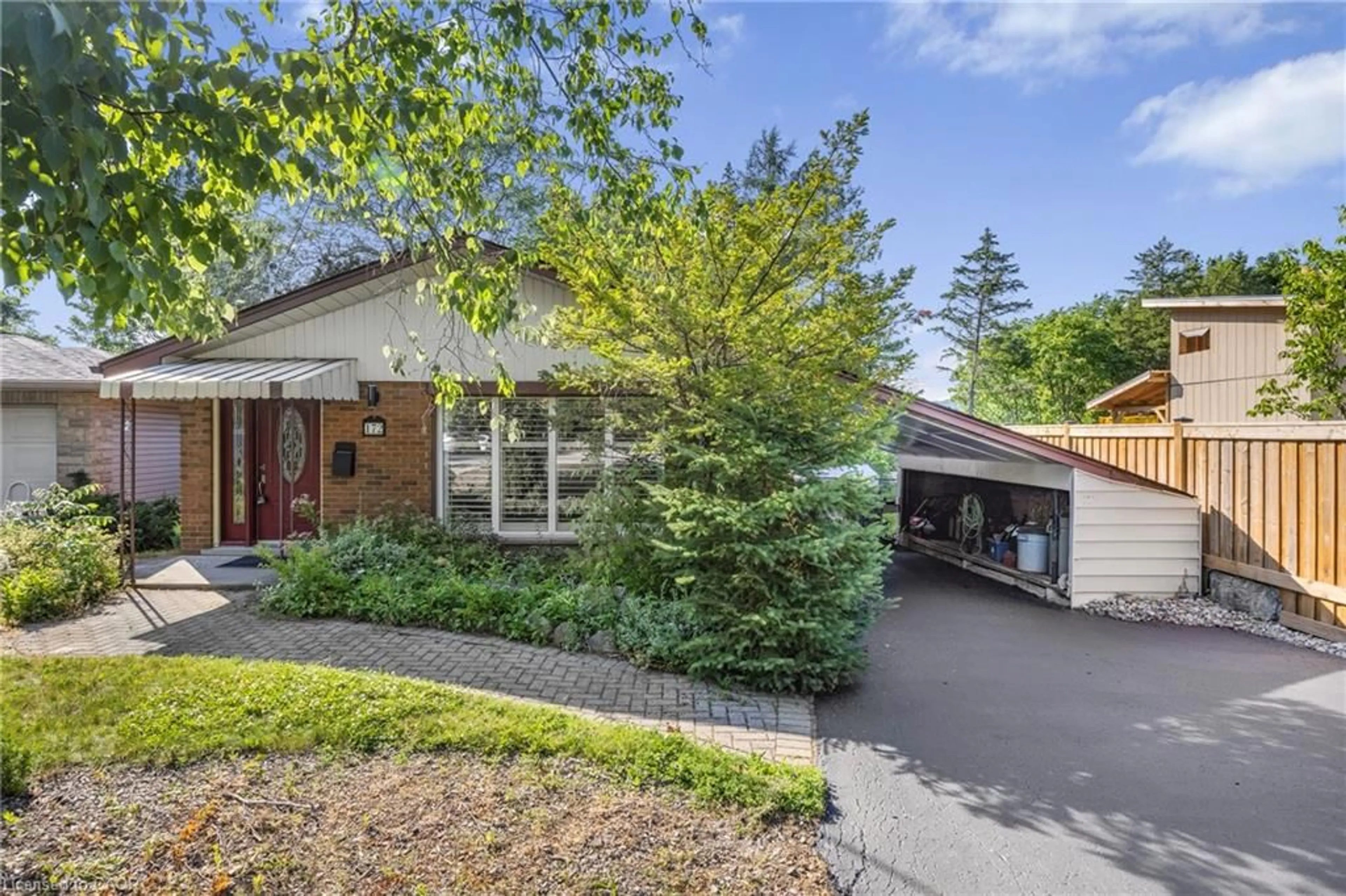 Home with brick exterior material, street for 172 Old Ancaster Rd, Dundas Ontario L9H 3R4