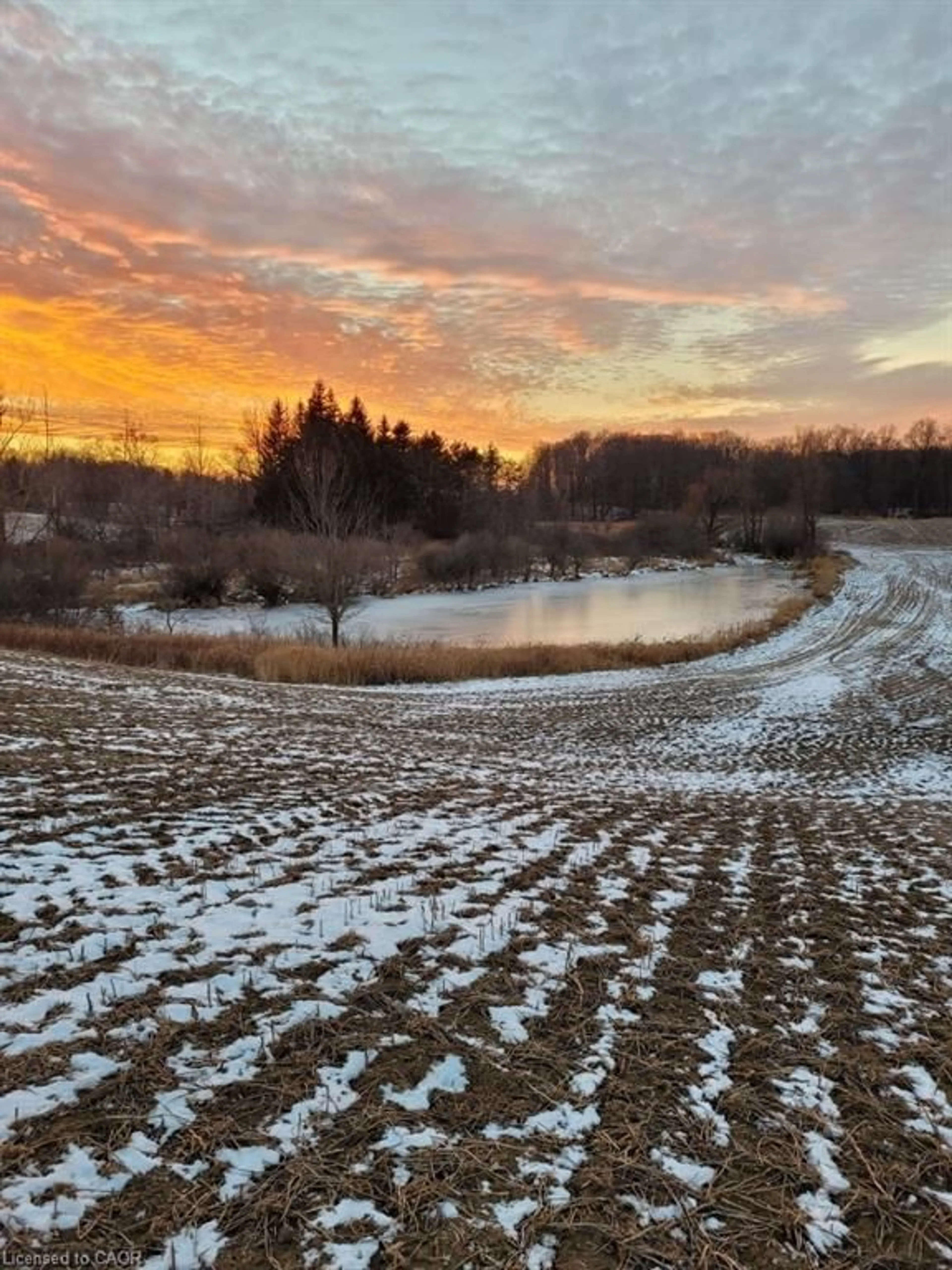 A pic from outside/outdoor area/front of a property/back of a property/a pic from drone, water/lake/river/ocean view for 29 Unity Side Rd, Caledonia Ontario N3W 1M4