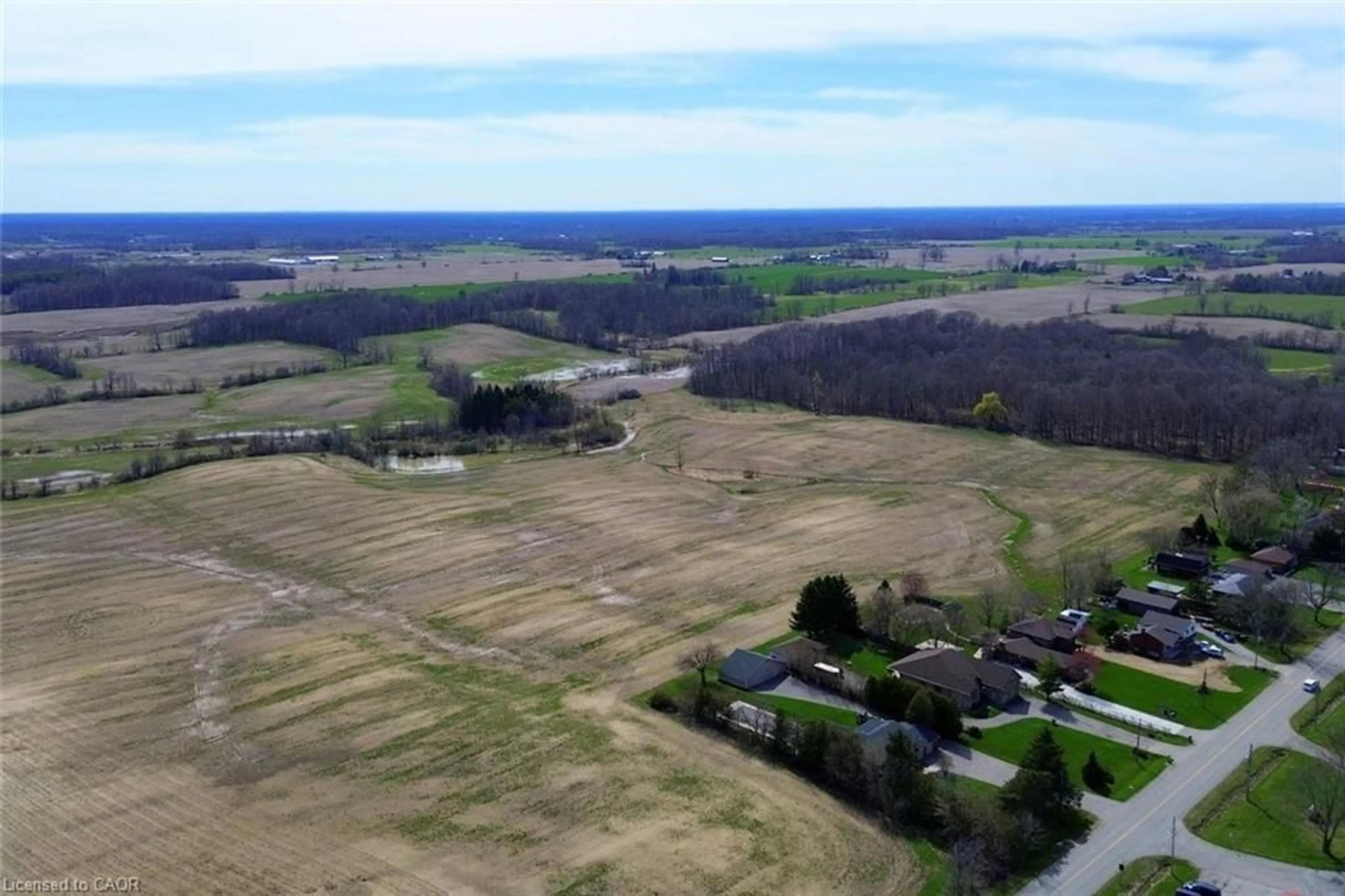 A pic from outside/outdoor area/front of a property/back of a property/a pic from drone, unknown for 29 Unity Side Rd, Caledonia Ontario N3W 1M4