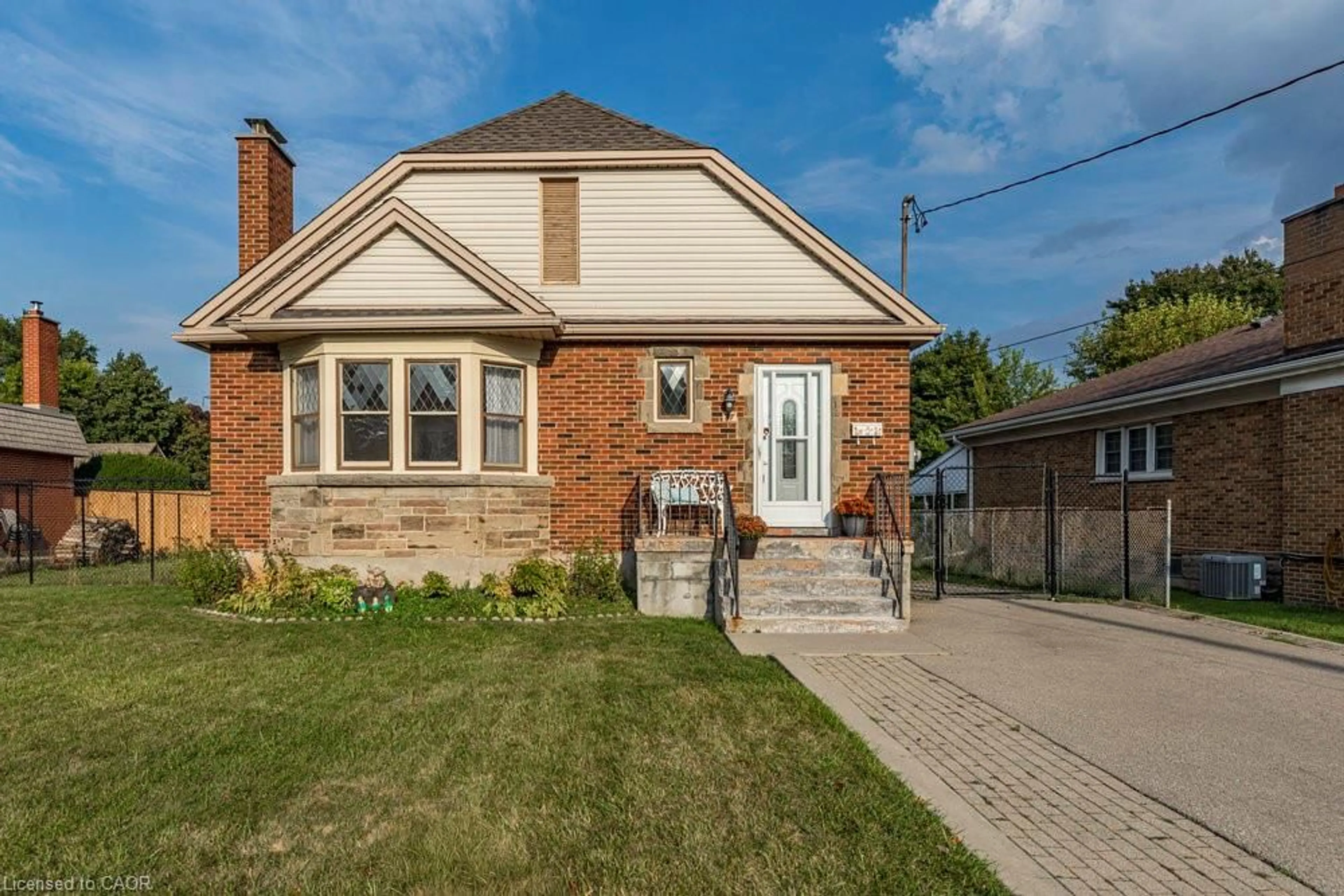 Home with brick exterior material, street for 37 Lower Horning Rd, Hamilton Ontario L8S 3E9