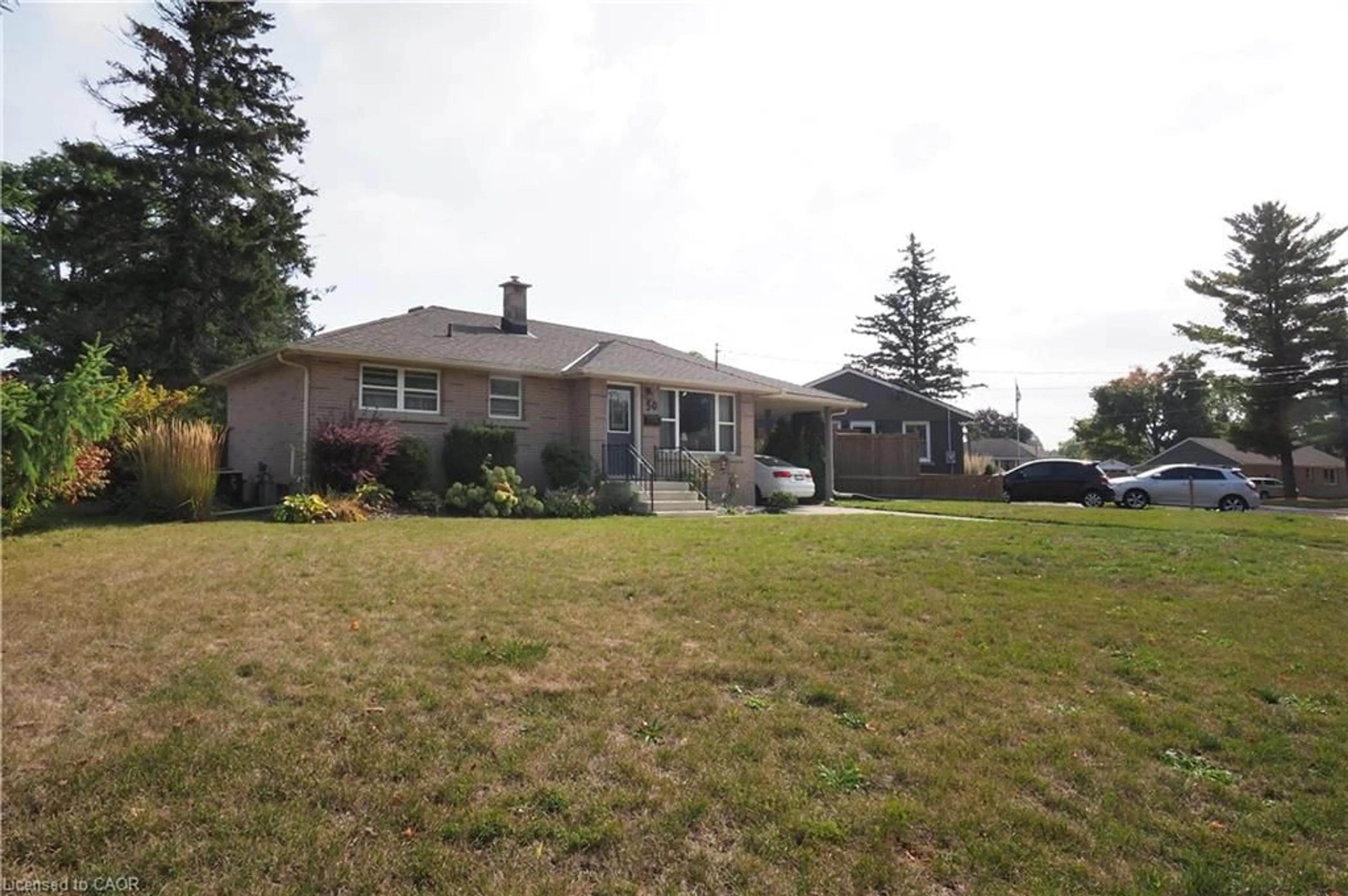 A pic from outside/outdoor area/front of a property/back of a property/a pic from drone, street for 50 Earlscourt Cres, Woodstock Ontario N4S 5H3