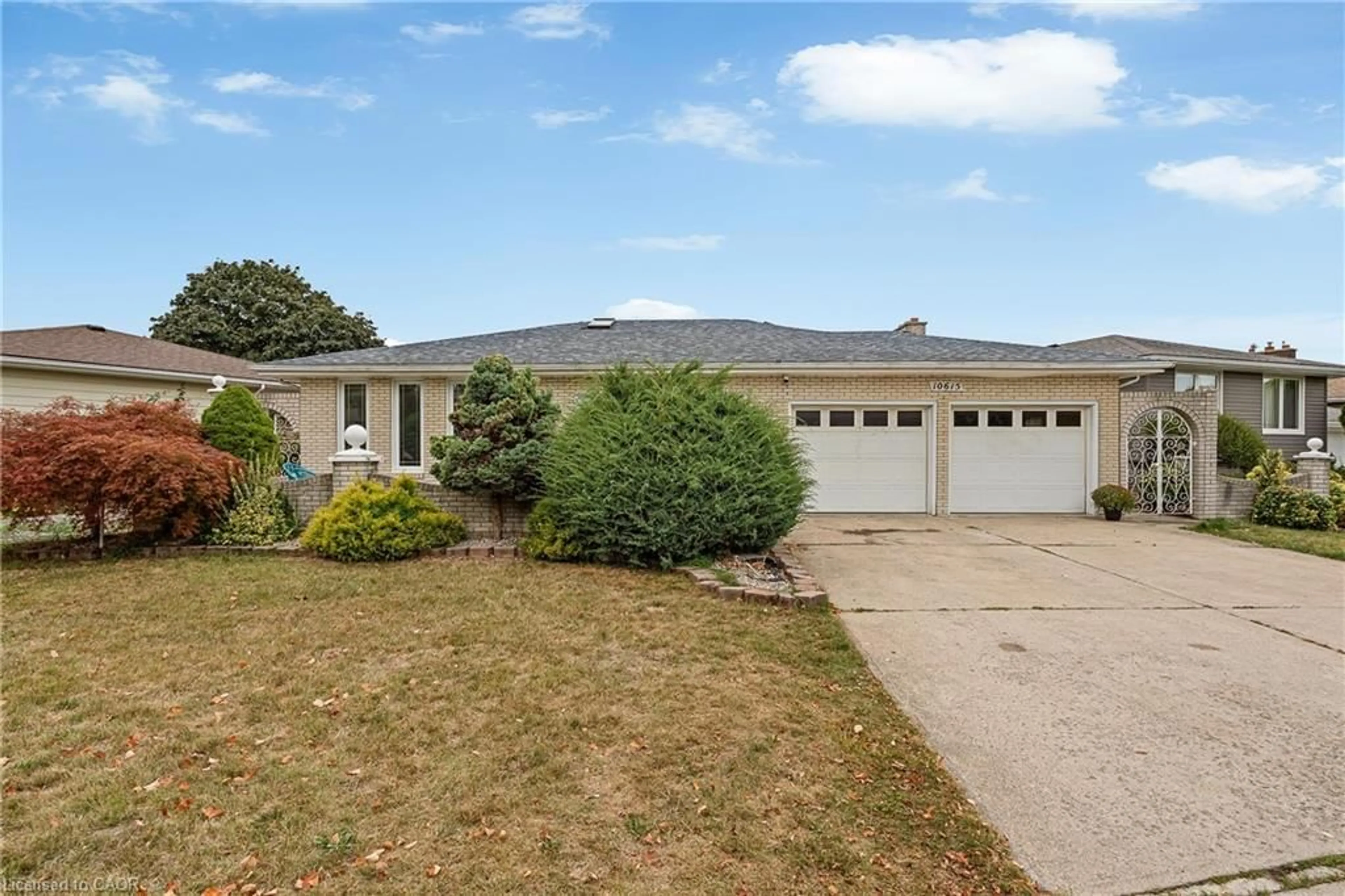 Home with vinyl exterior material, street for 10615 Keating Cres, Windsor Ontario N8R 1T6