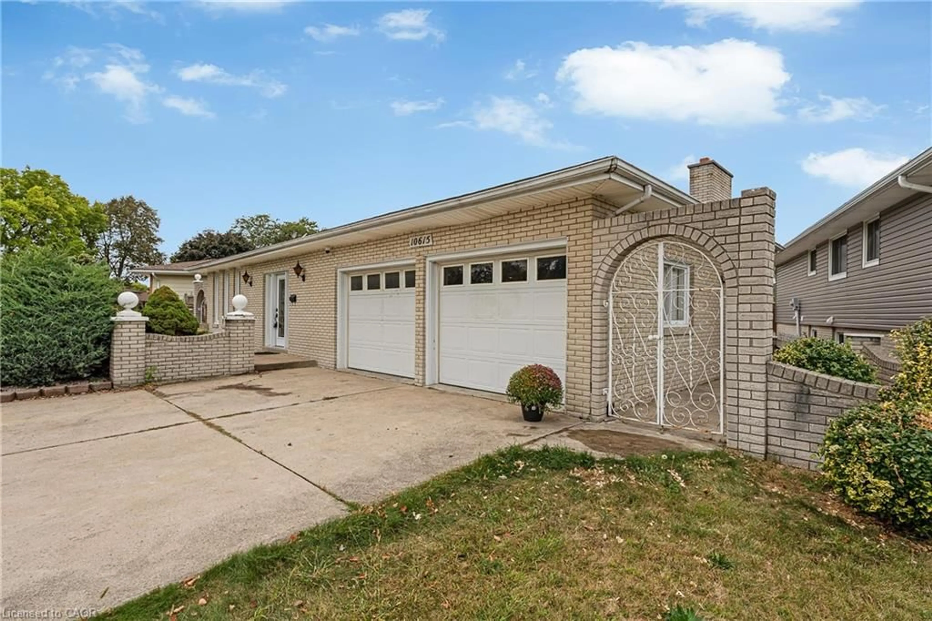 Unknown for 10615 Keating Cres, Windsor Ontario N8R 1T6