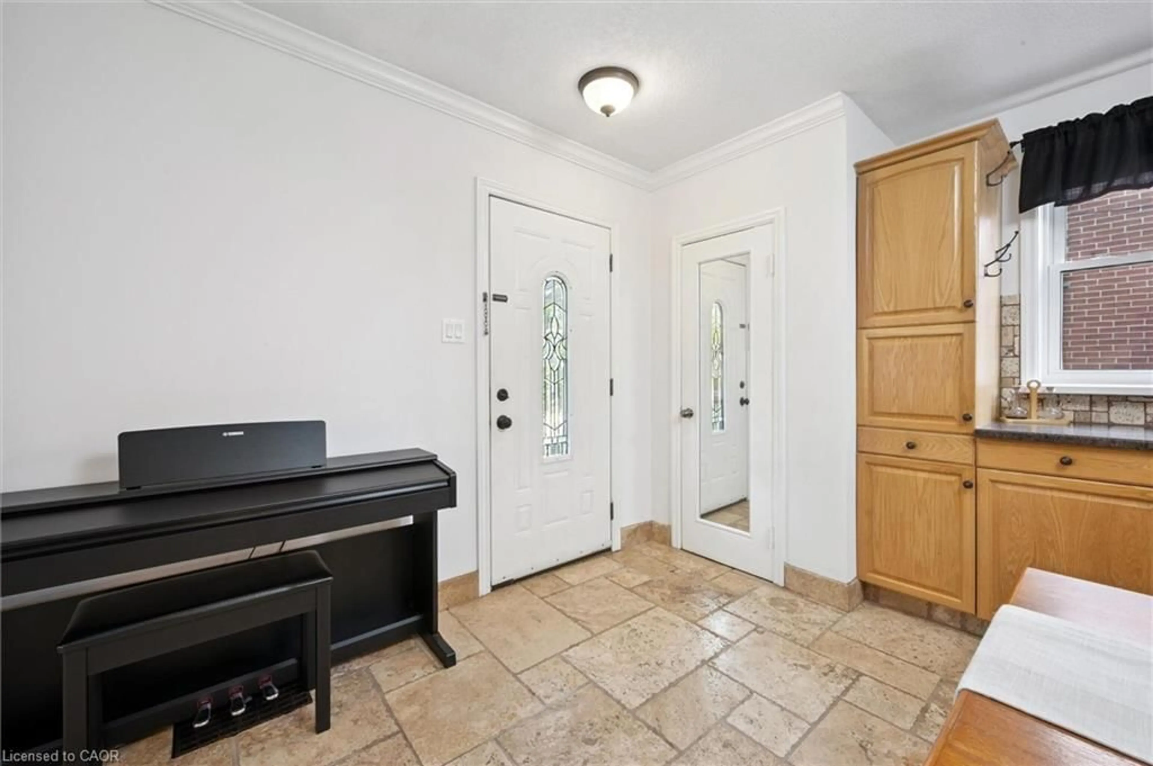Indoor entryway for 49 Woodland Ave, Kitchener Ontario N2M 3G8