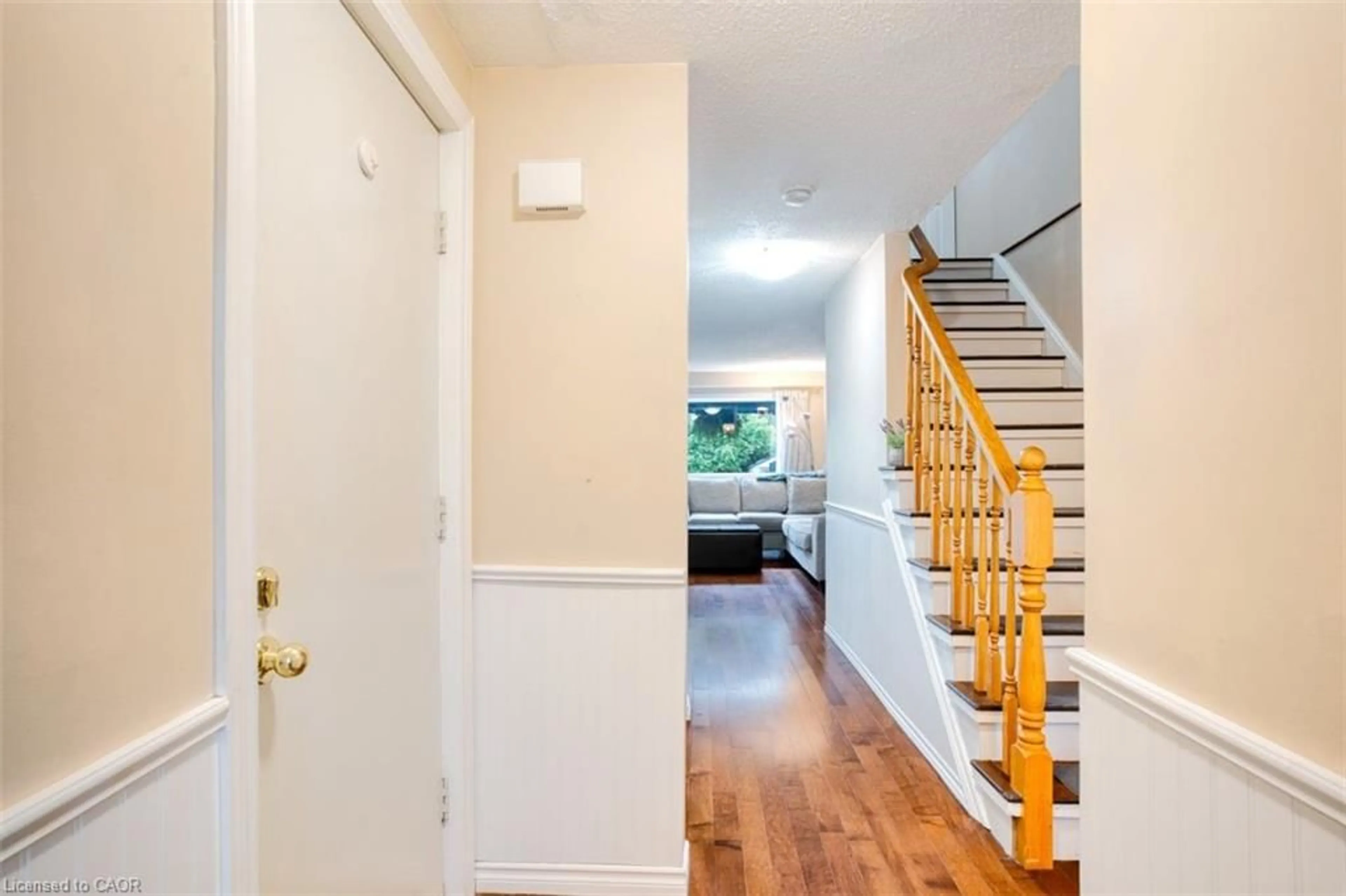 Indoor entryway for 135 Eastforest Trail, Kitchener Ontario N2N 3E4