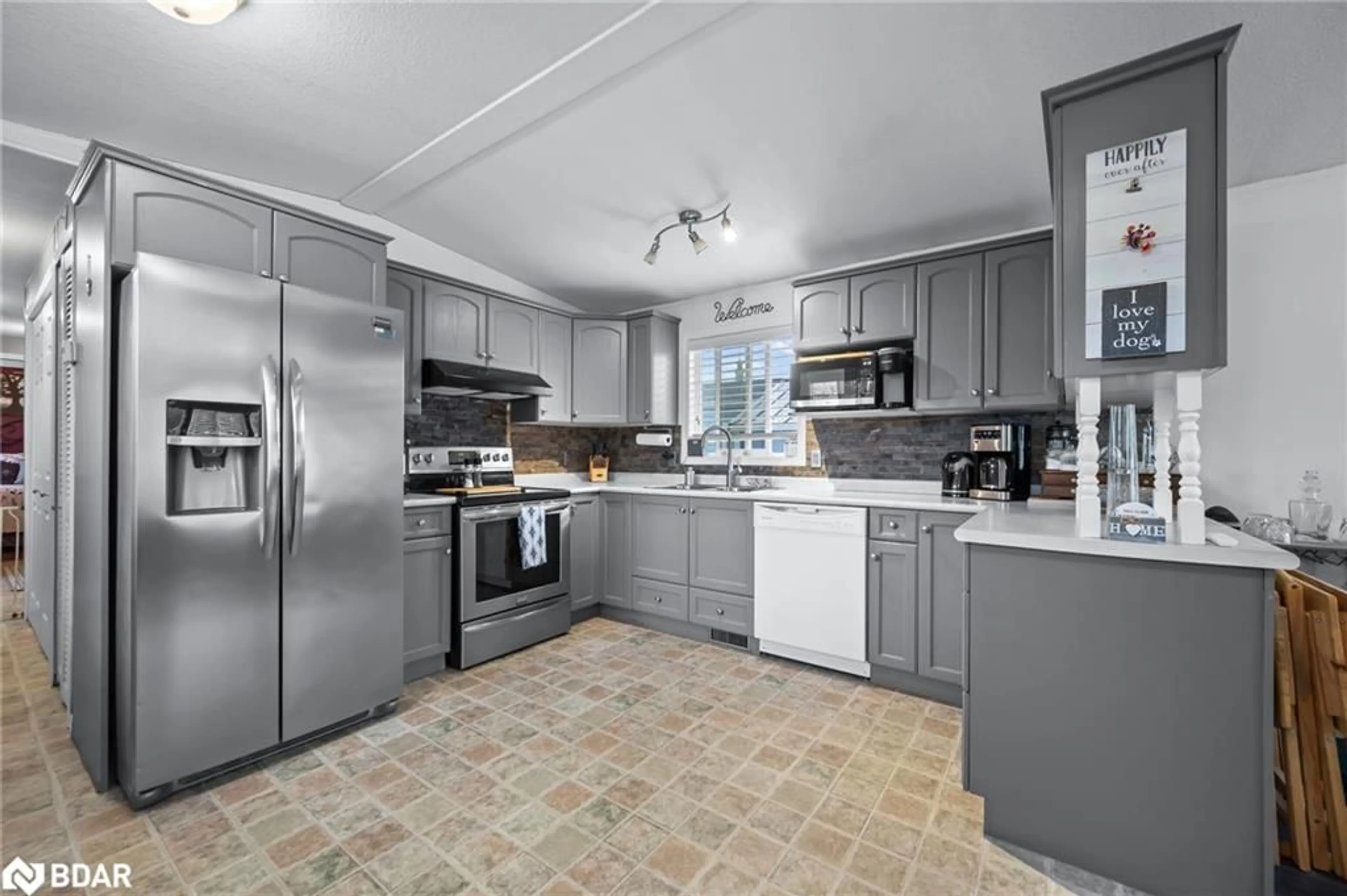 Standard kitchen, ceramic/tile floor for 6 Water Street Pvt, Puslinch Ontario N1H 6H9
