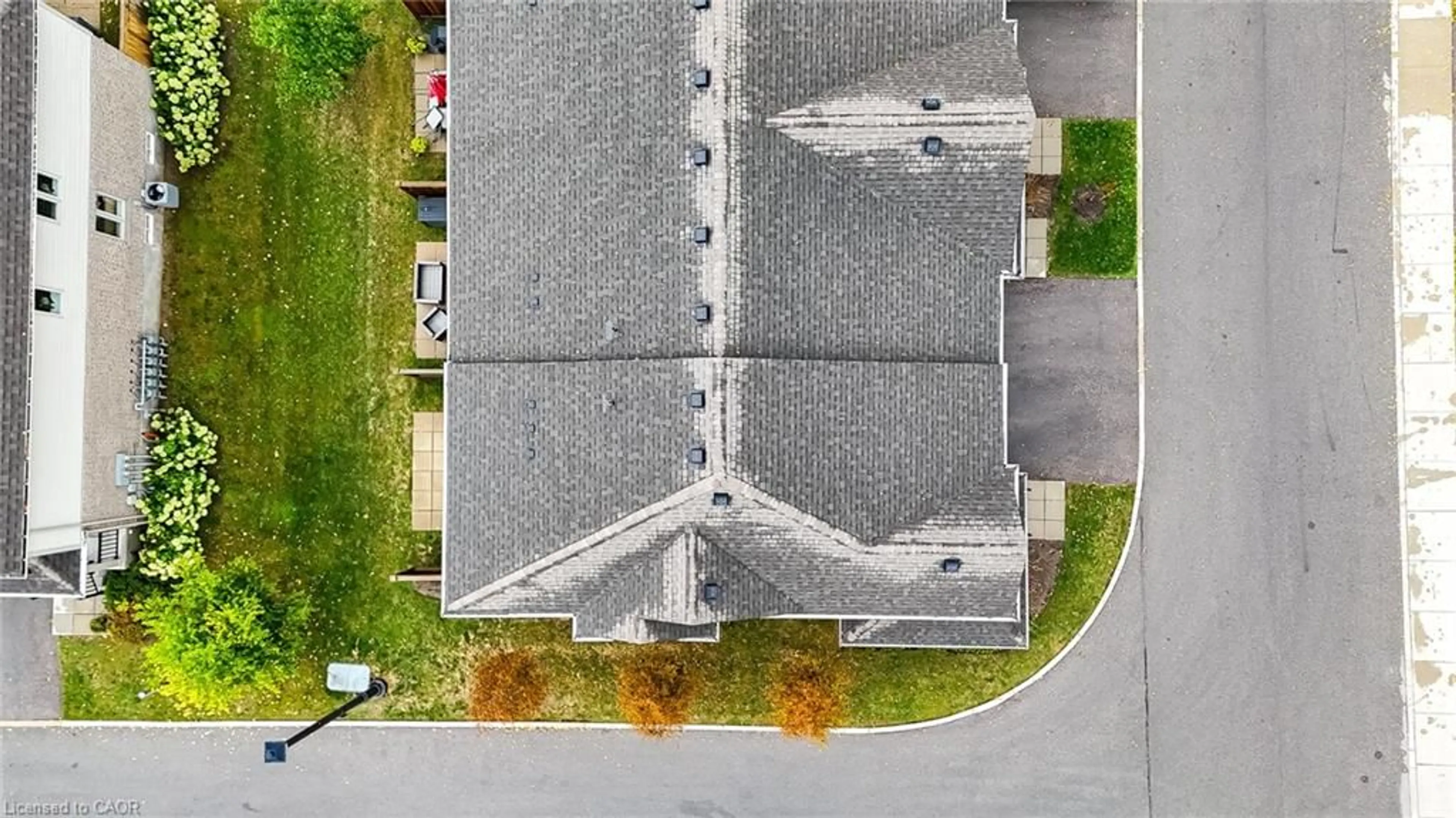 A pic from outside/outdoor area/front of a property/back of a property/a pic from drone, building for 50 Pinnacle Dr Dr #67, Kitchener Ontario N2P 0H8