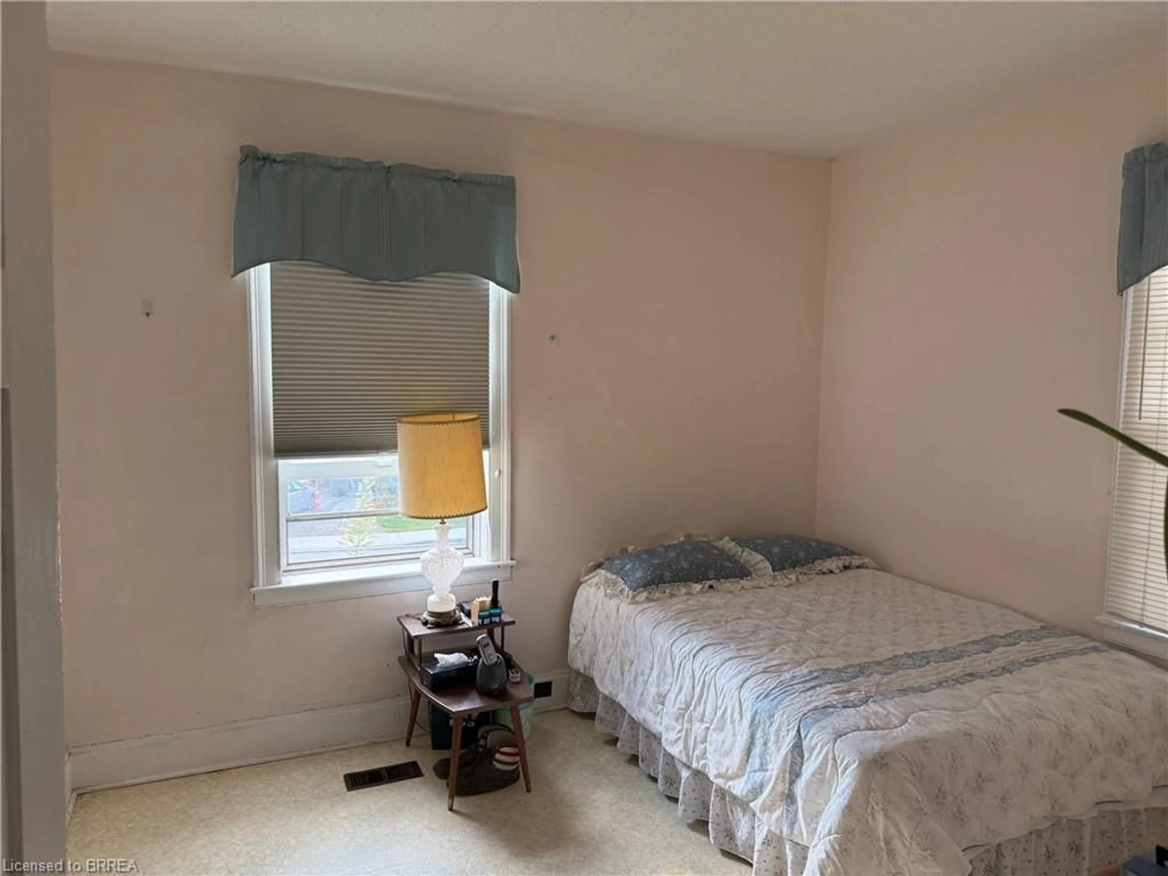 A pic of a room for 49 West River St, Paris Ontario N3L 2V2