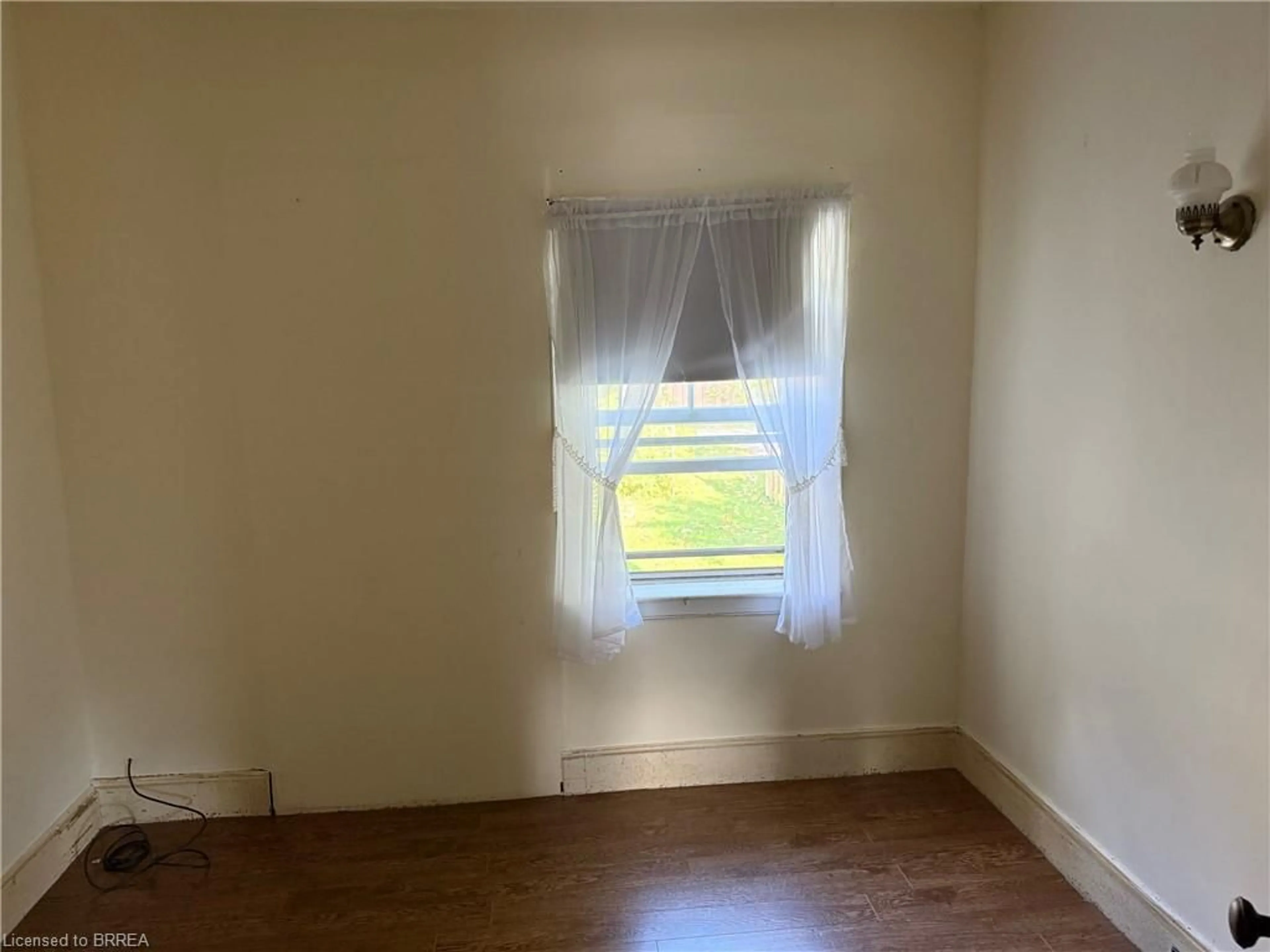 A pic of a room for 49 West River St, Paris Ontario N3L 2V2