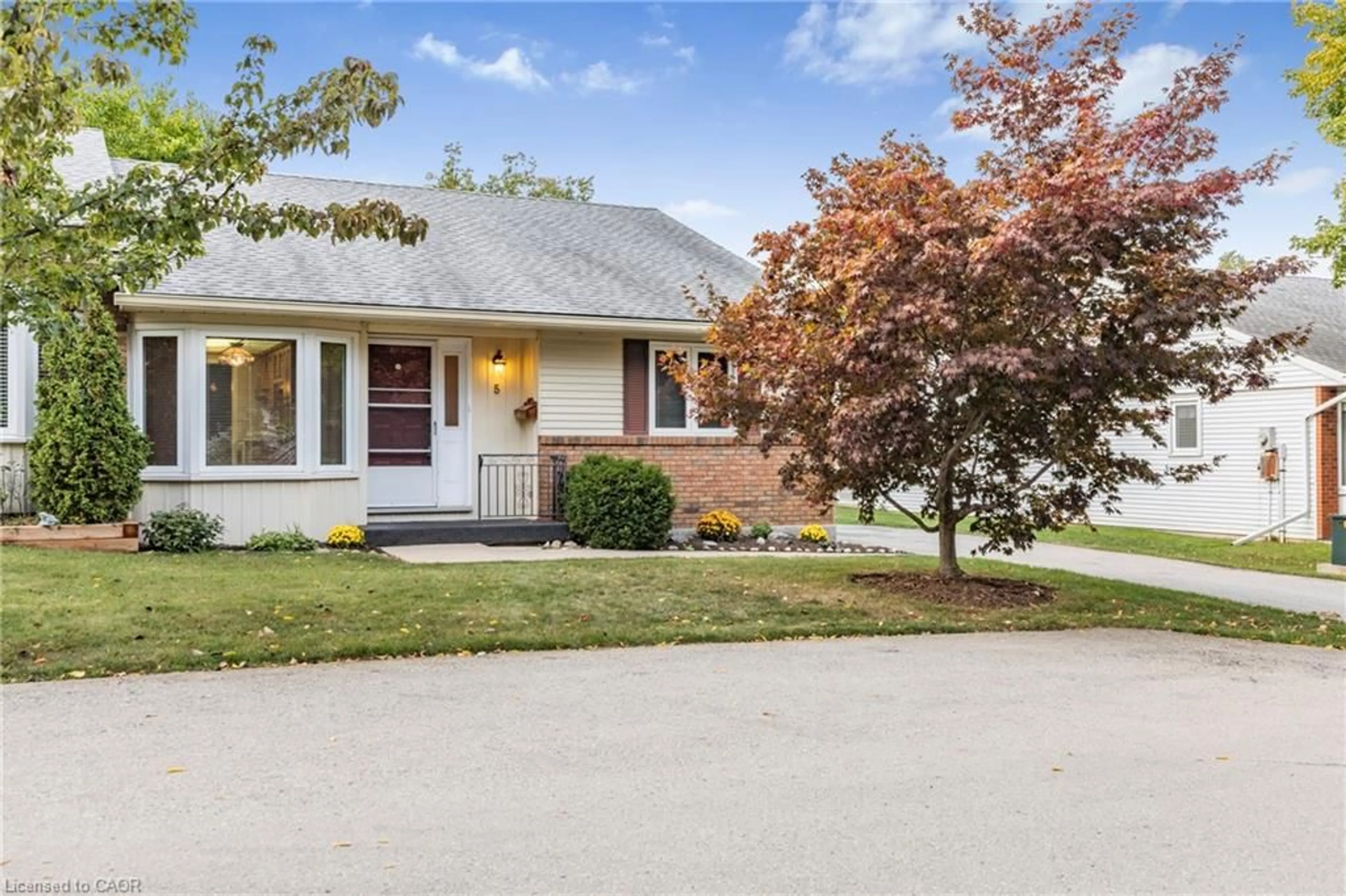 Unknown for 4 Rossmore Ave #5, Grimsby Ontario L3M 3E3