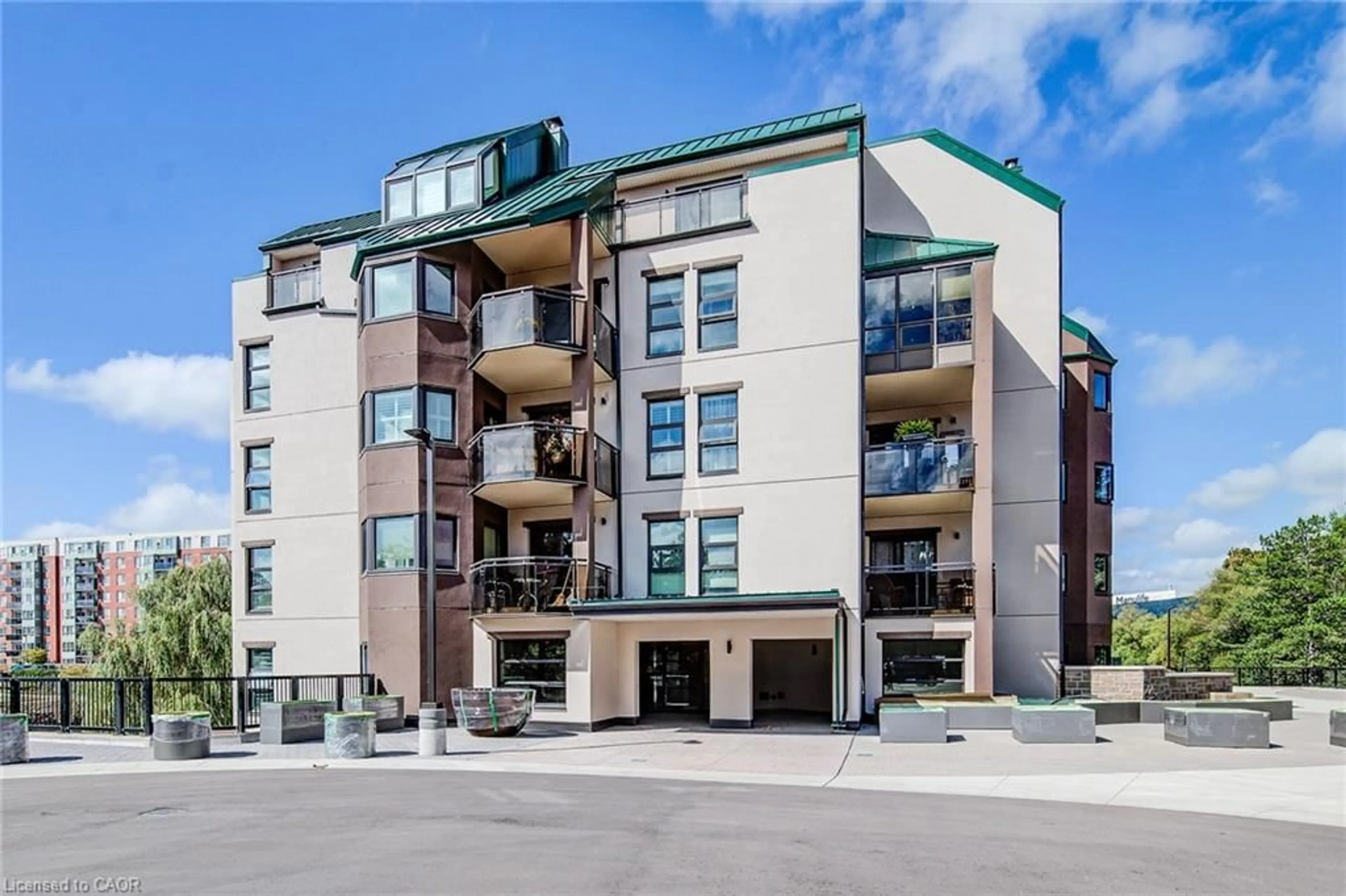 A pic from outside/outdoor area/front of a property/back of a property/a pic from drone, unknown for 54 Blue Springs Dr #41, Waterloo Ontario N2J 4M4