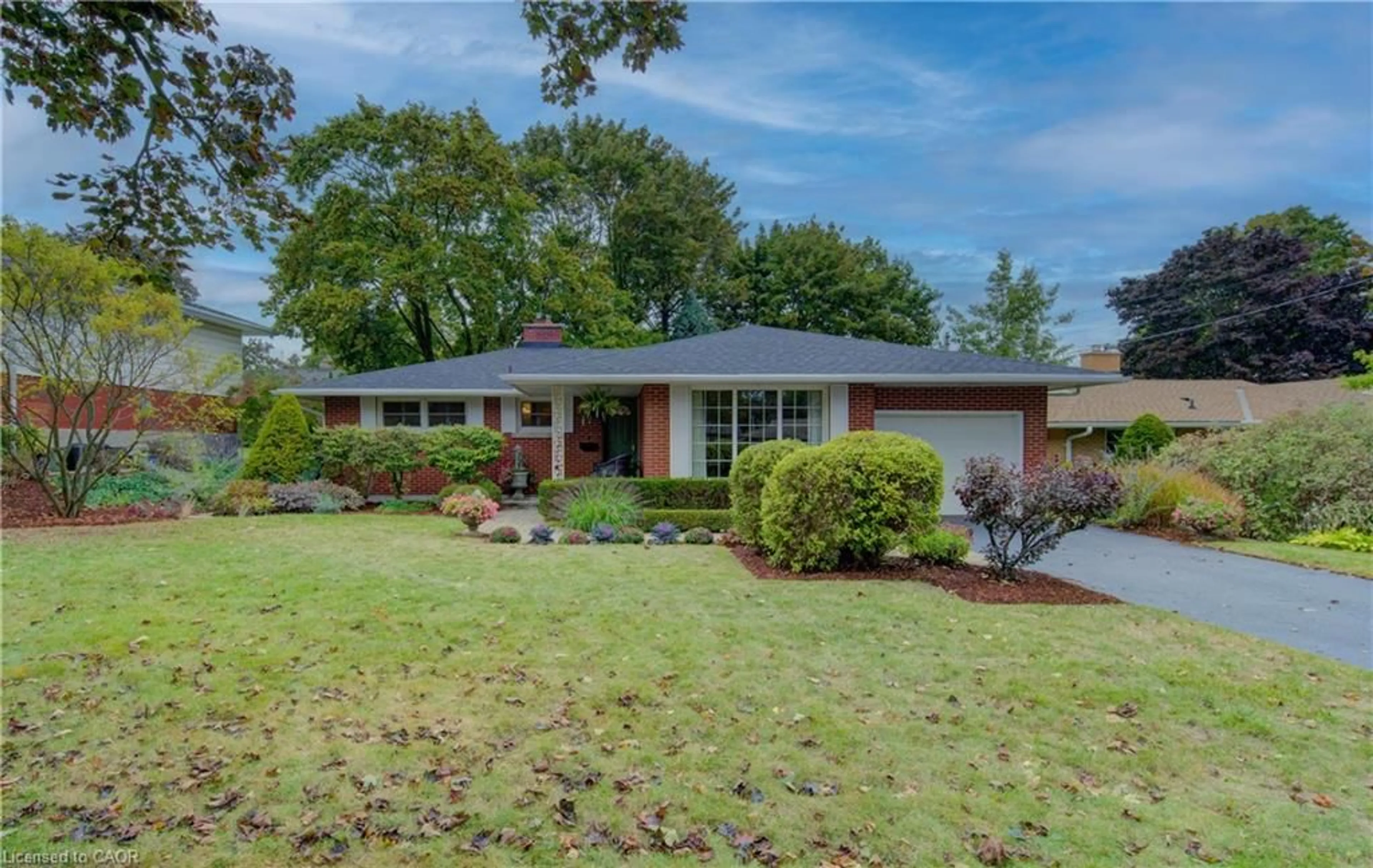 Home with brick exterior material, street for 50 Gatewood Rd, Kitchener Ontario N2M 4E4