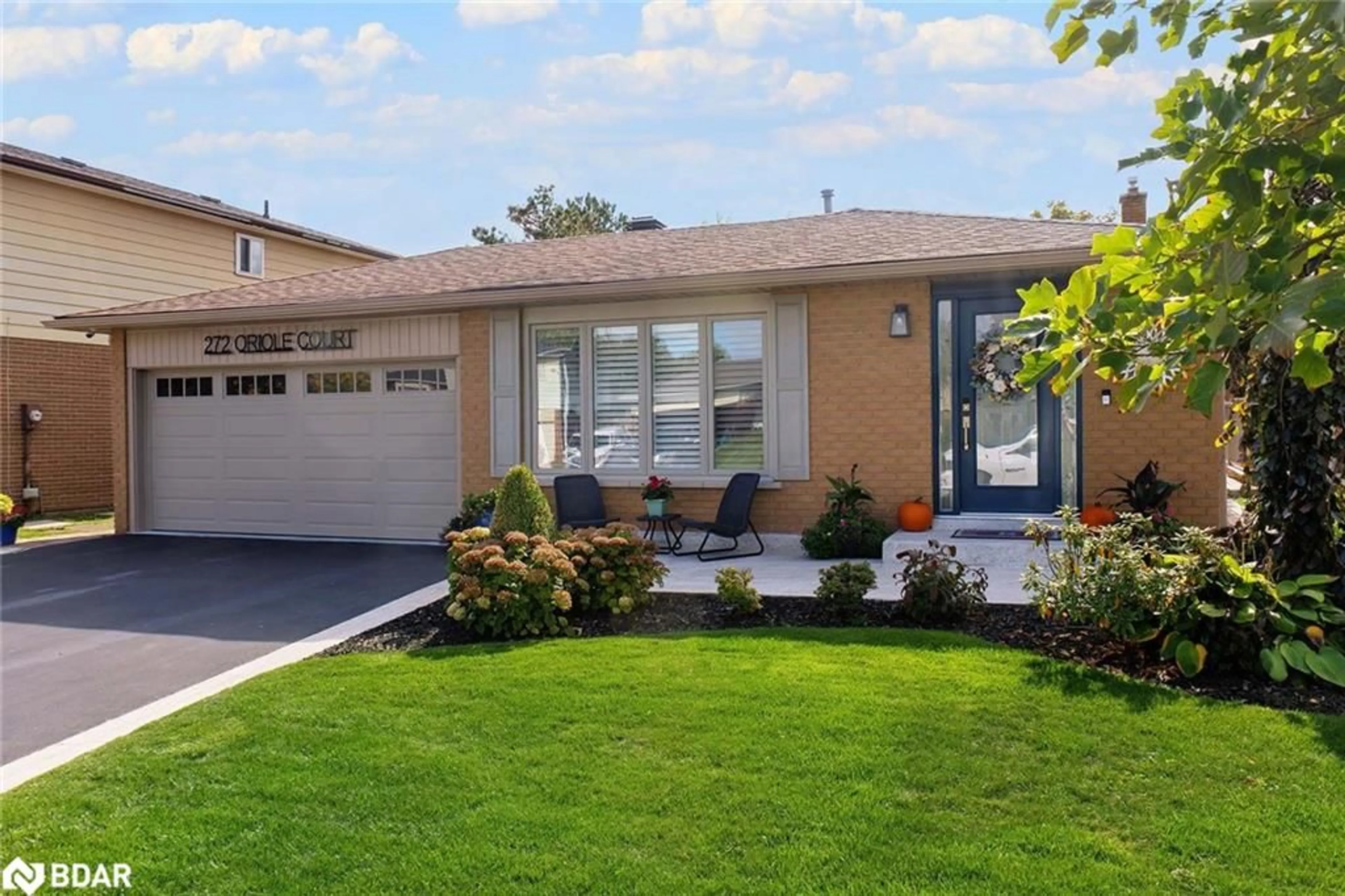 Home with brick exterior material, street for 272 Oriole Crt, Milton Ontario L9T 3R4