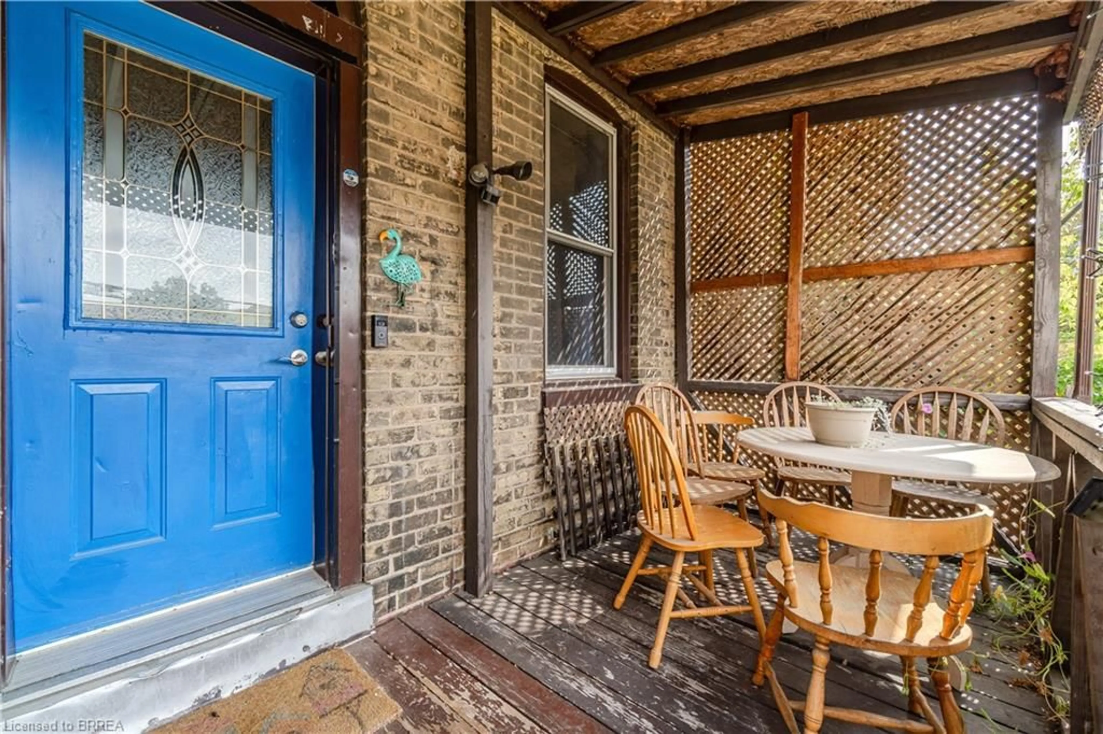 Patio, street for 75 Willow St, Paris Ontario N3L 2K8