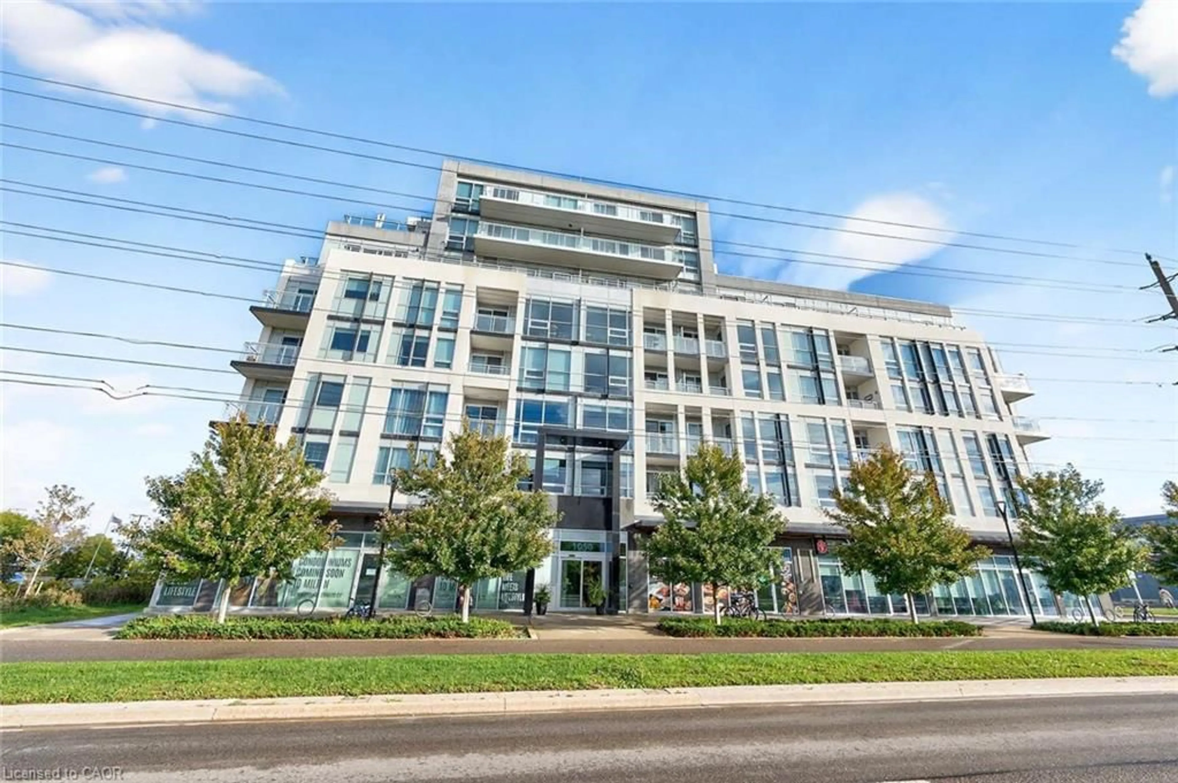 Patio, building for 1050 Main St #114, Halton Ontario L9T 9M3