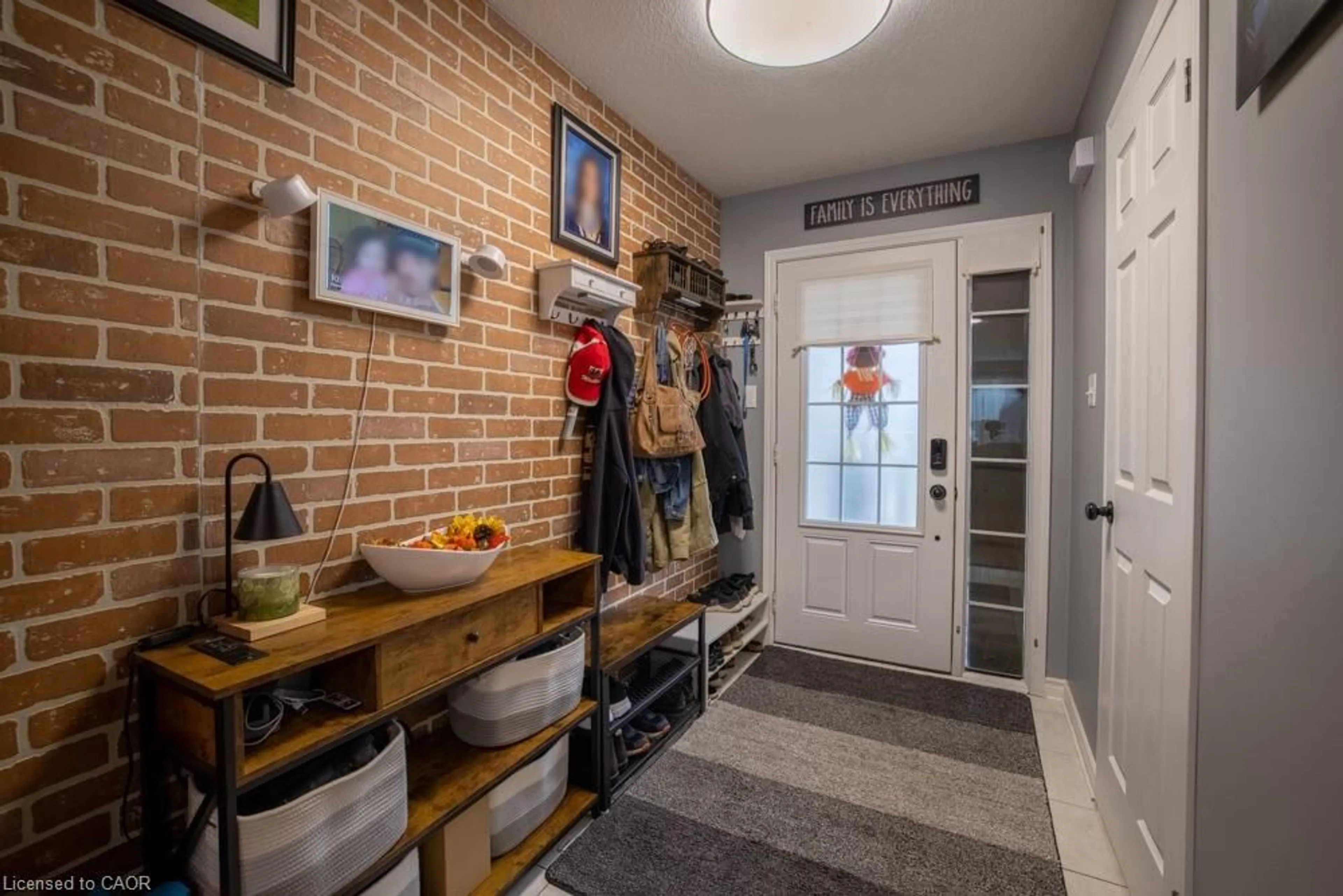 Indoor entryway for 105 Bisset Avenue Ave, Brantford Ontario N3T 0H4