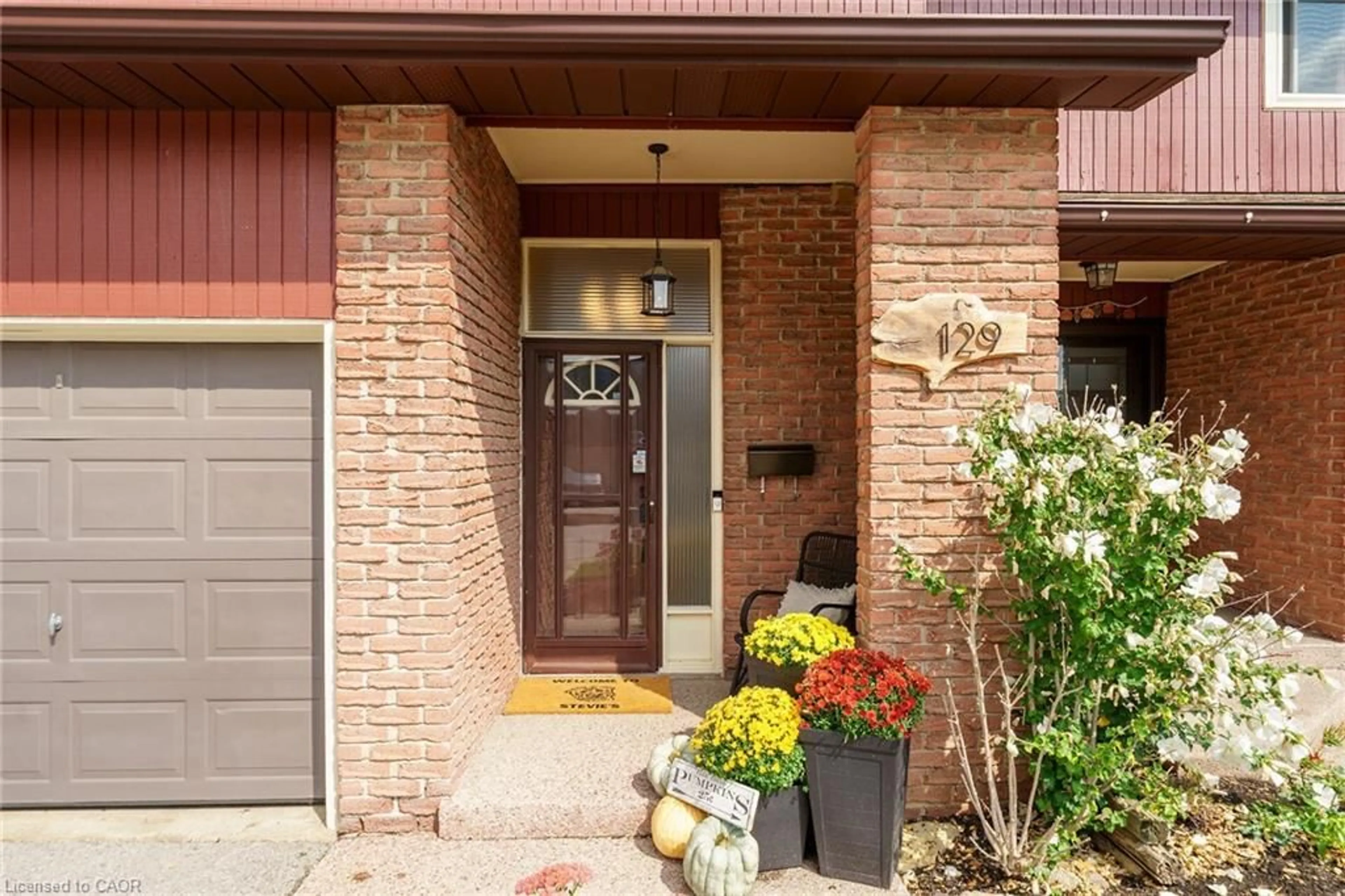 Unknown for 2301 Cavendish Dr, Burlington Ontario L7P 3M3