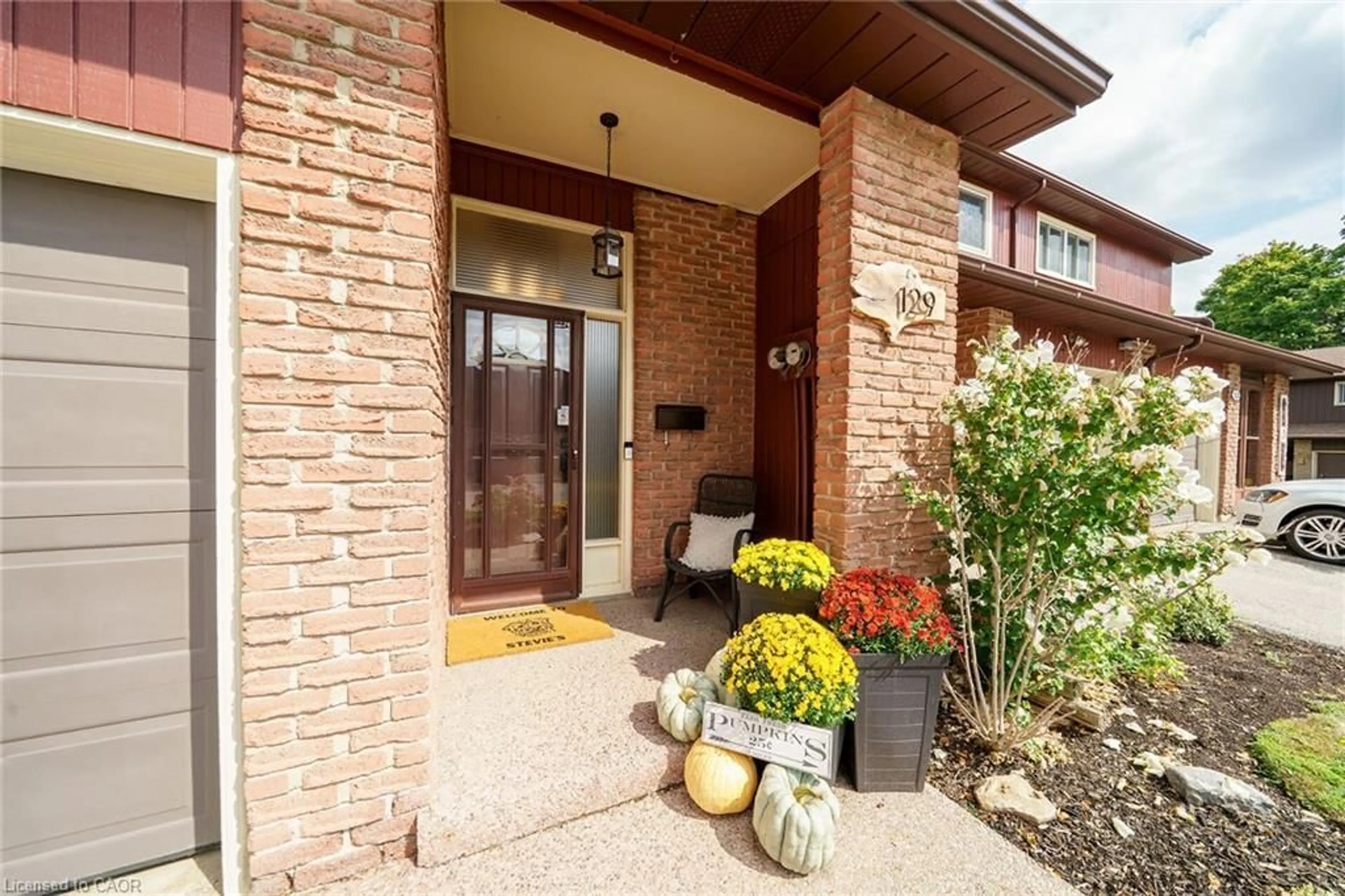 Home with brick exterior material, street for 2301 Cavendish Dr, Burlington Ontario L7P 3M3