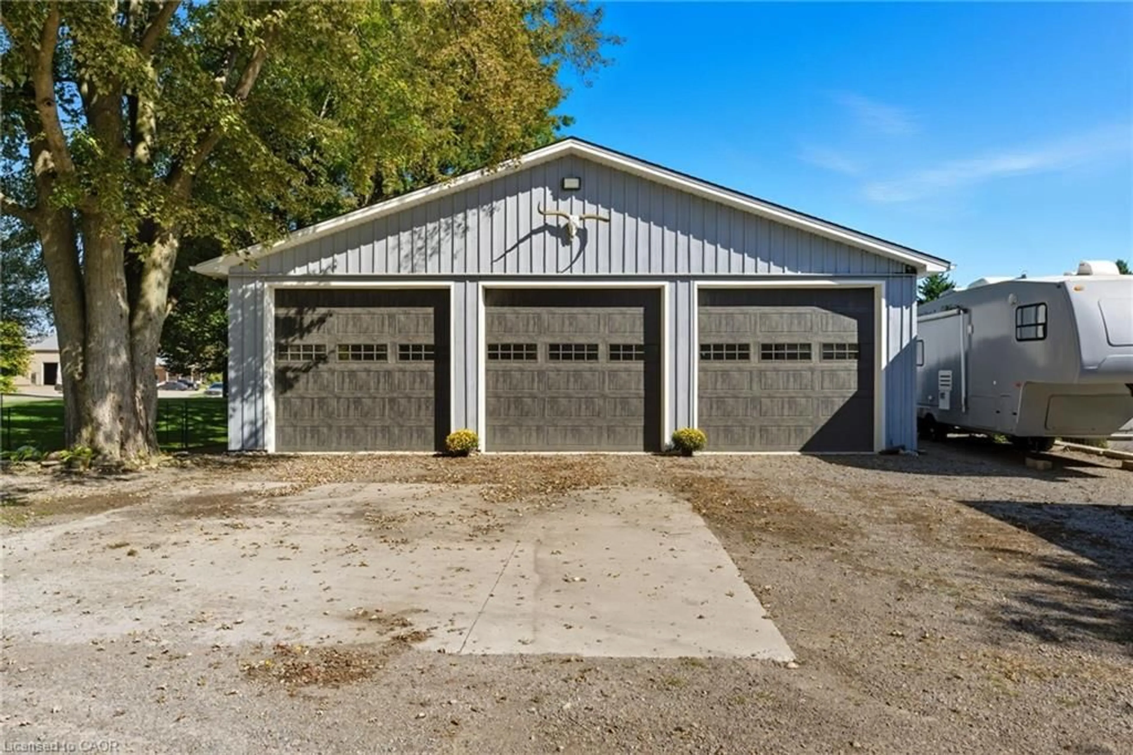 Indoor garage for 146 Lynden Rd, Lynden Ontario L0R 1T0