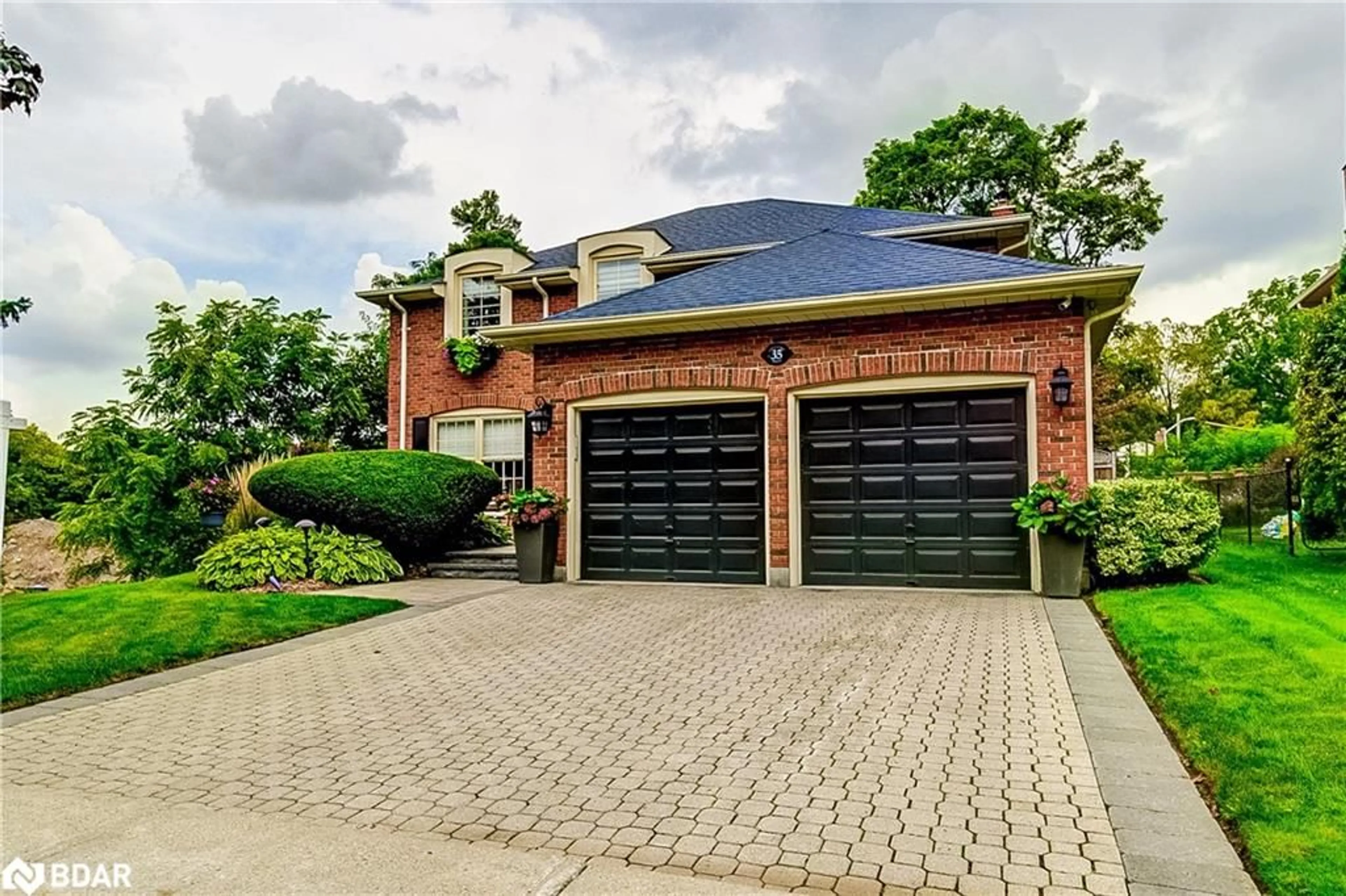 Home with brick exterior material, street for 35 Golf Links Dr, Aurora Ontario L4G 3V4
