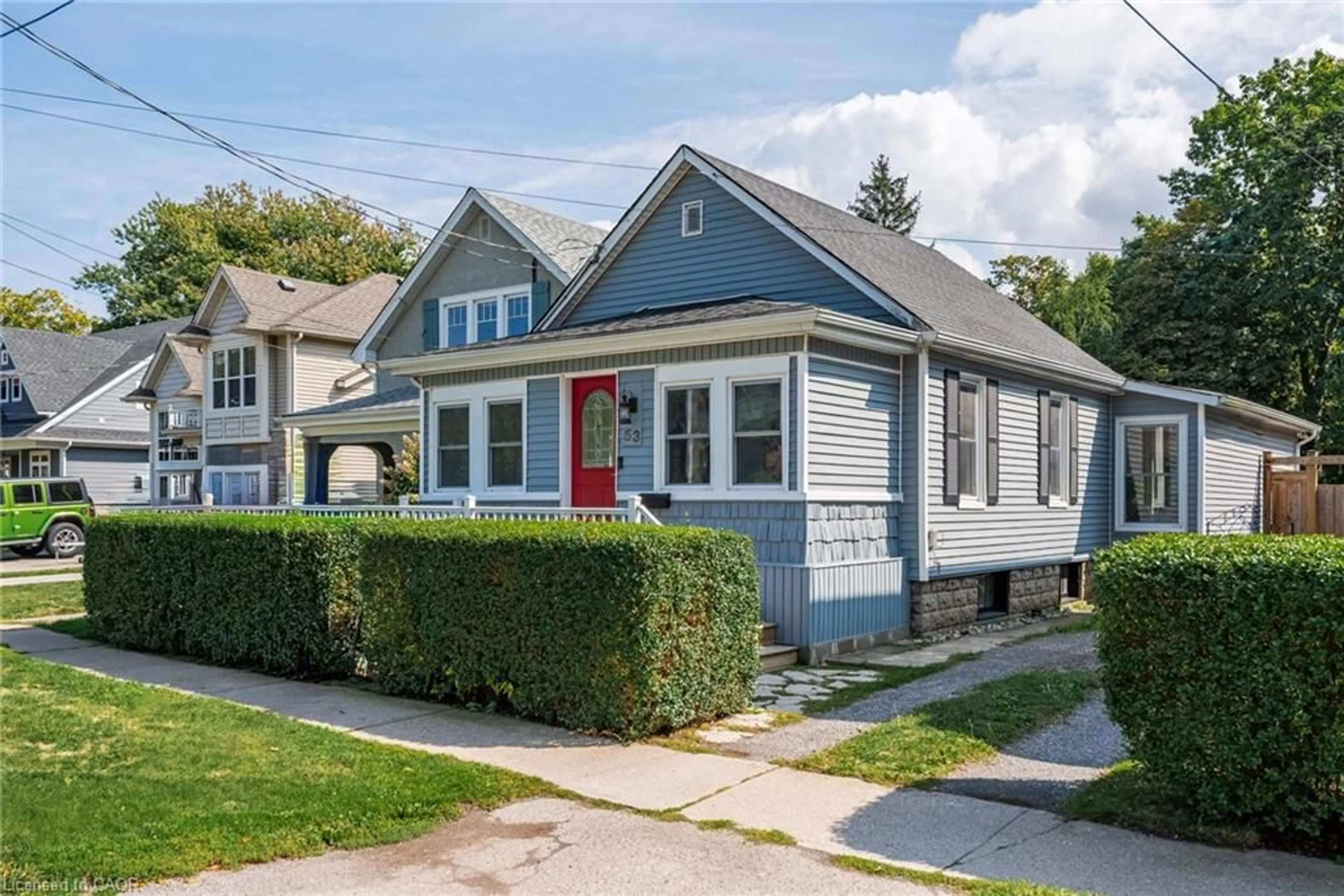Home with vinyl exterior material, street for 53 Bayview Dr, Port Dalhousie Ontario L2N 4Y5