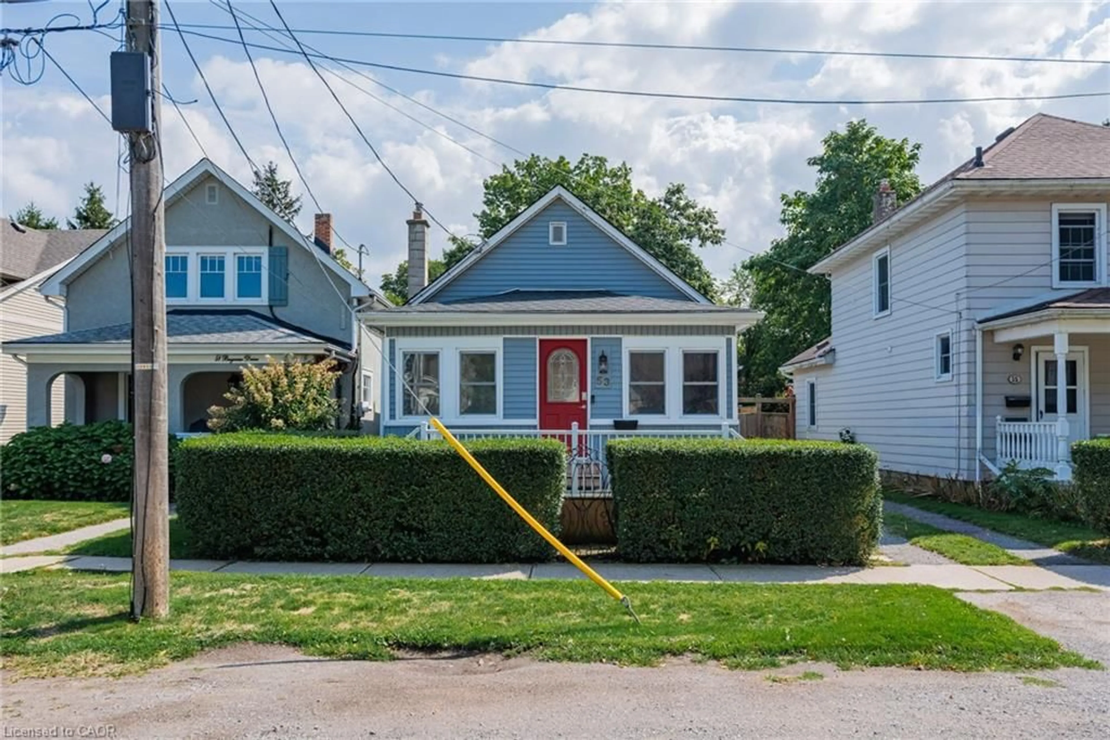 Home with vinyl exterior material, street for 53 Bayview Dr, Port Dalhousie Ontario L2N 4Y5