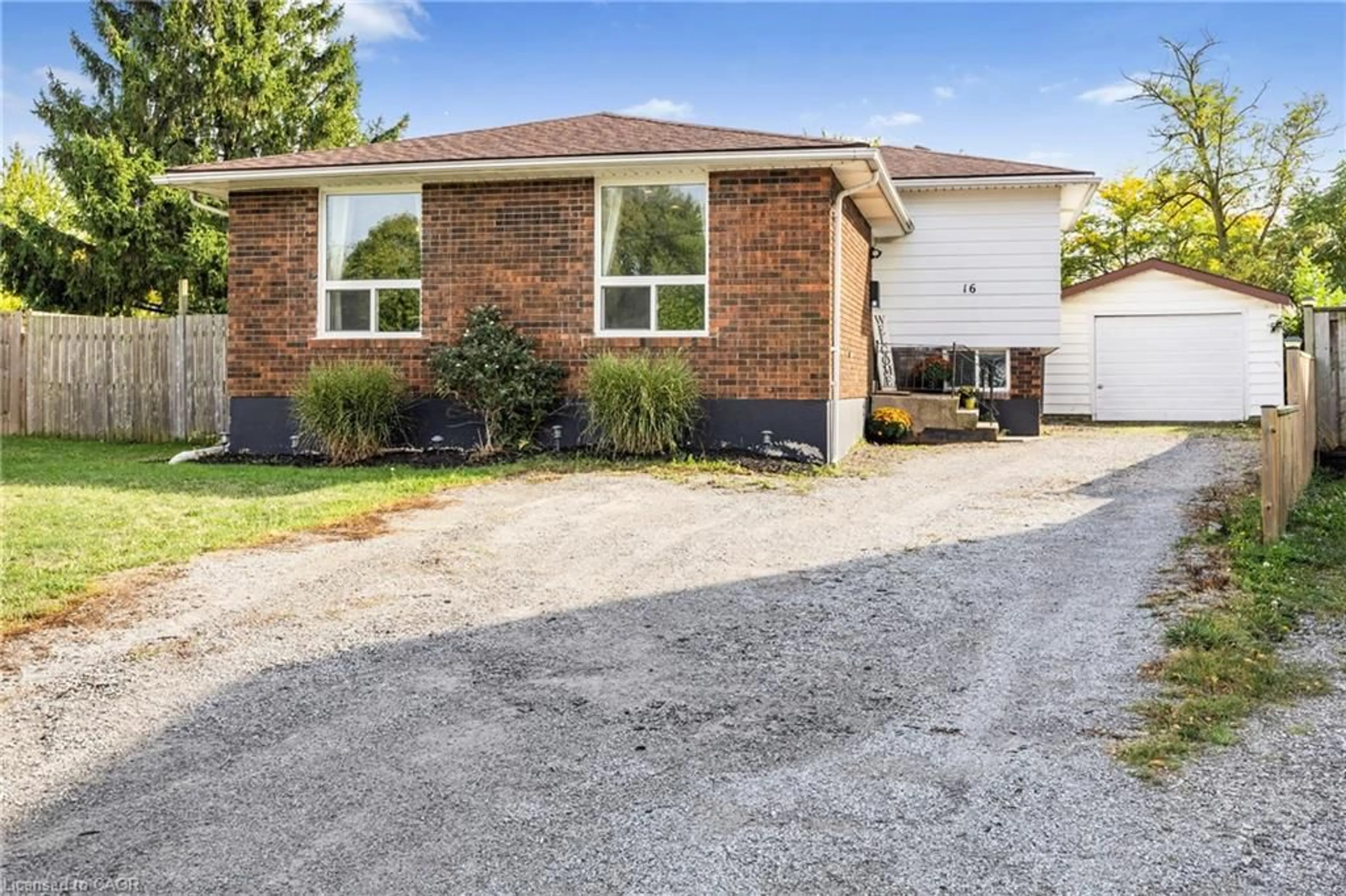 Home with brick exterior material, street for 16 Roxborough Crt, St. Catharines Ontario L2M 6E3