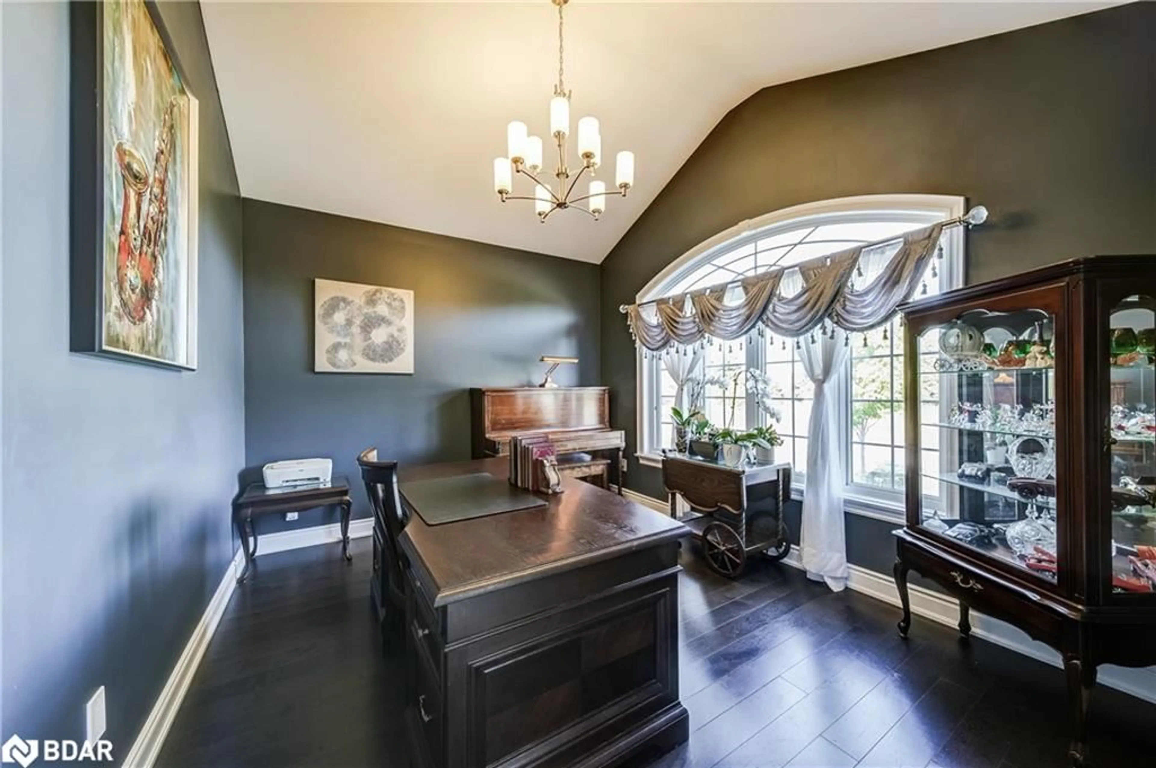 Dining room, wood/laminate floor for 26 Keenan Dr, Loretto Ontario L0G 1L0